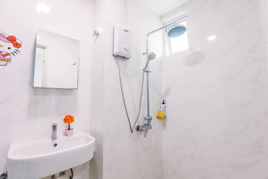 Twin Galaxy KSL 6Pax Cozy Netflix