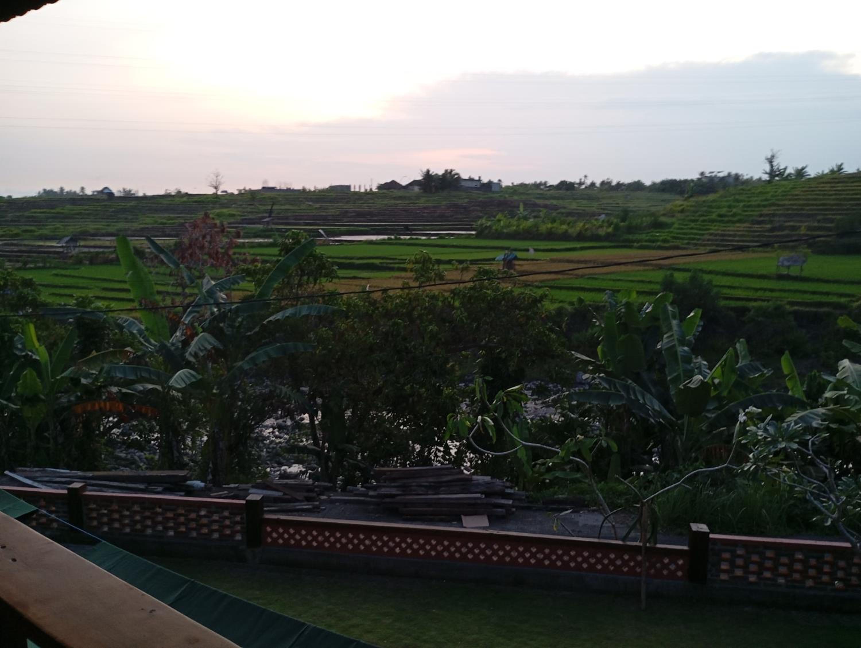 Riverside Medewi