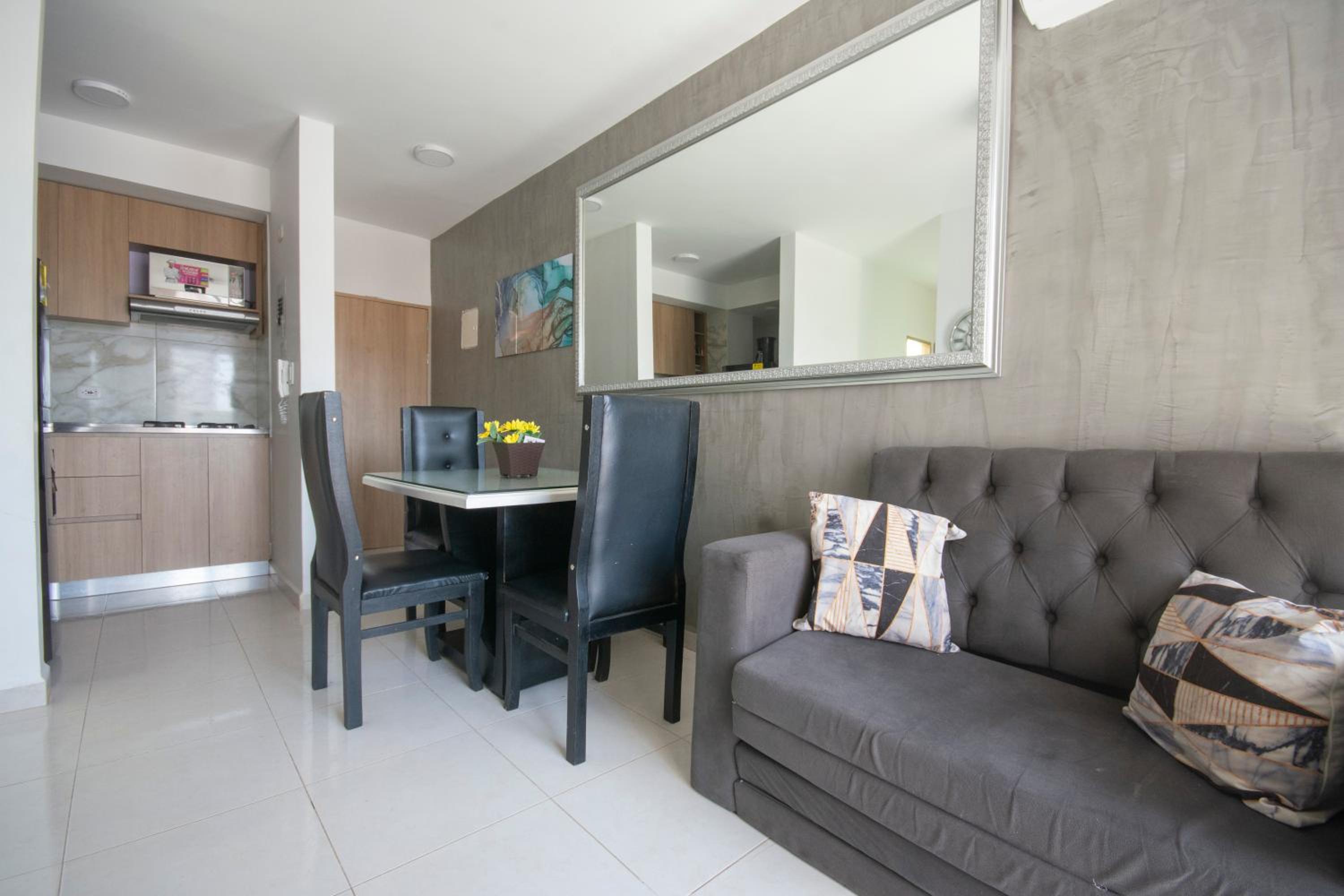 Torre Fuerte Confortable Apartamento completo con Piscina en excelente ubicación