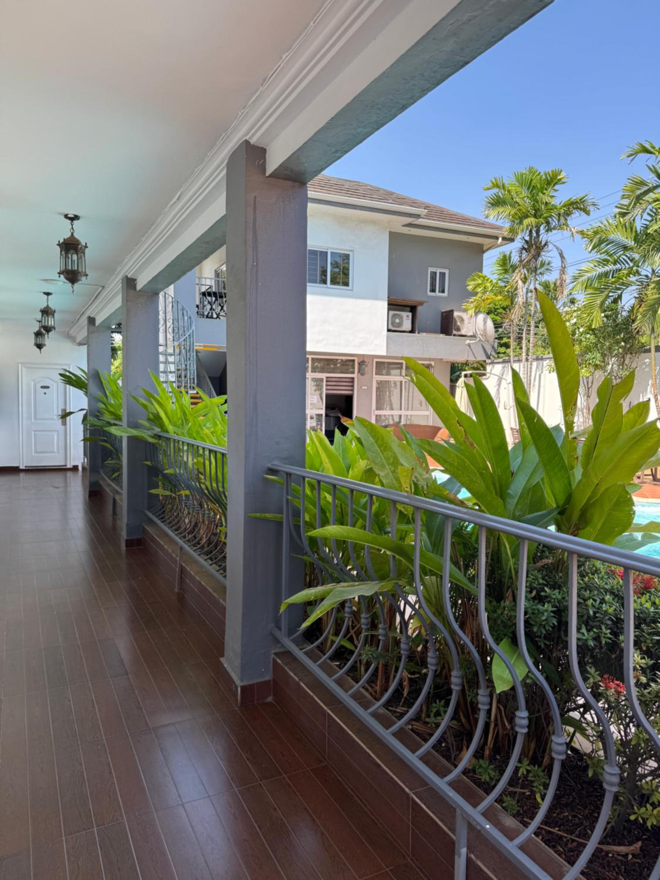 Eagles Apartments, Airport Residential