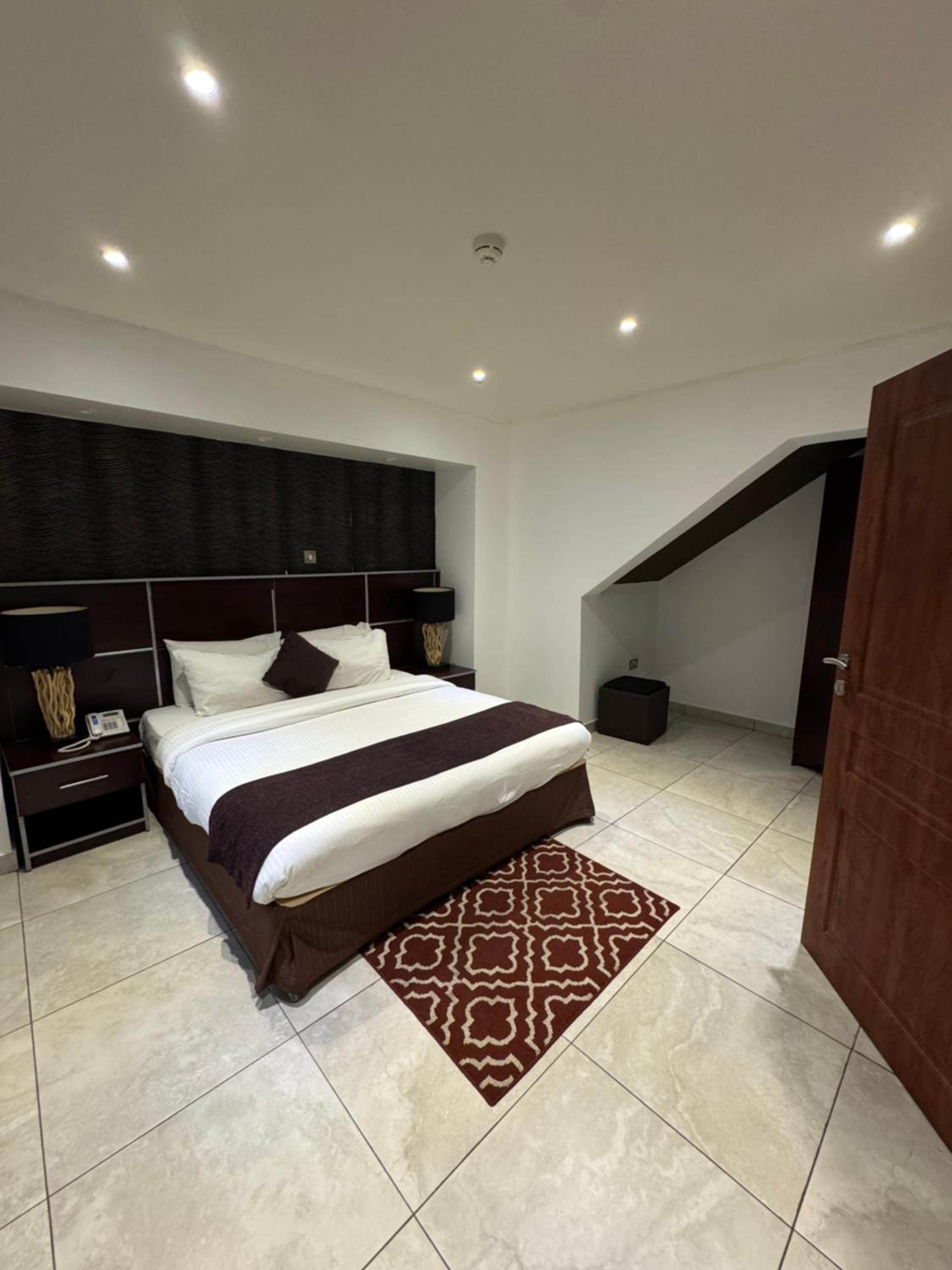 Eagles Apartments, Airport Residential