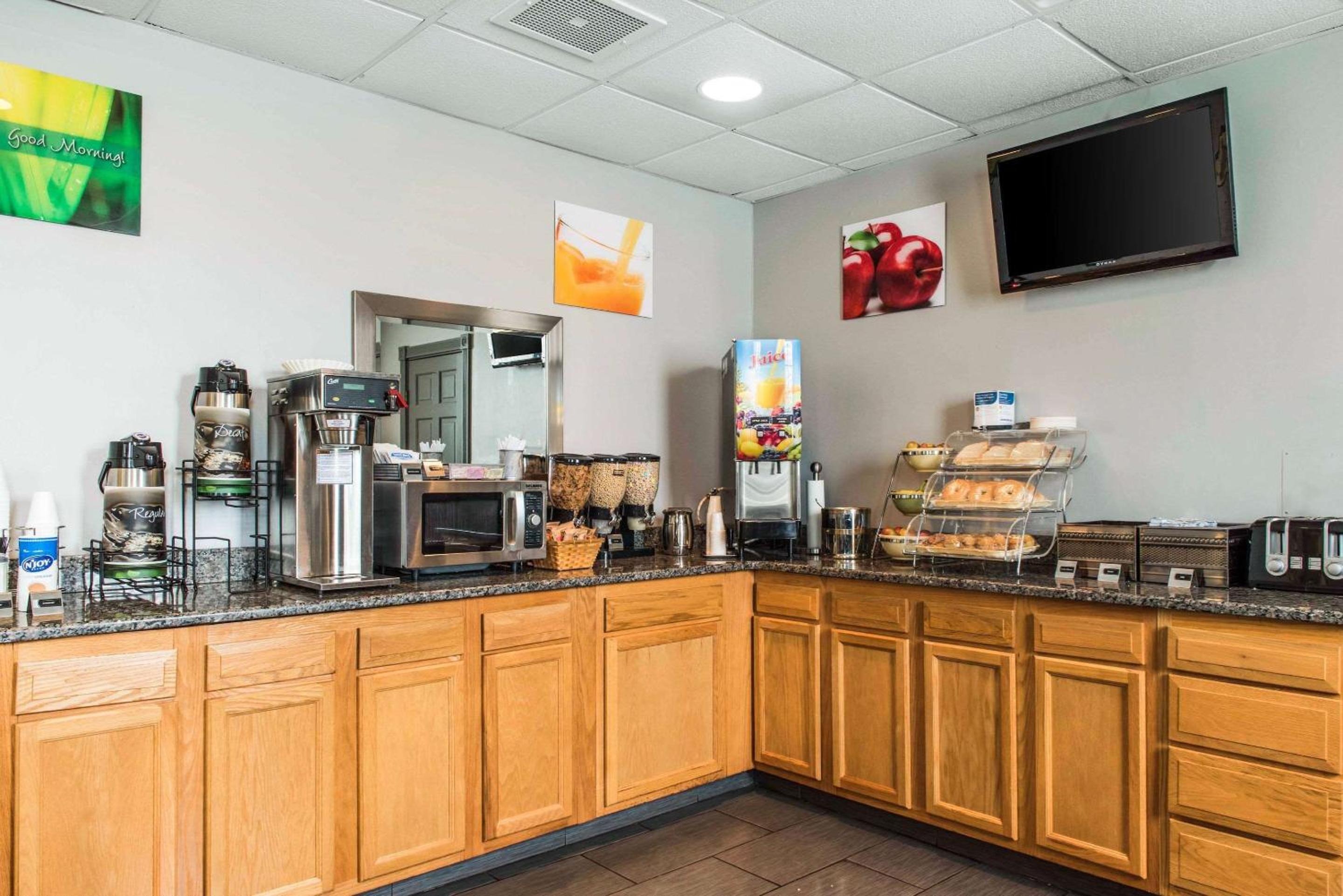 Quality Inn Austintown-Youngstown West