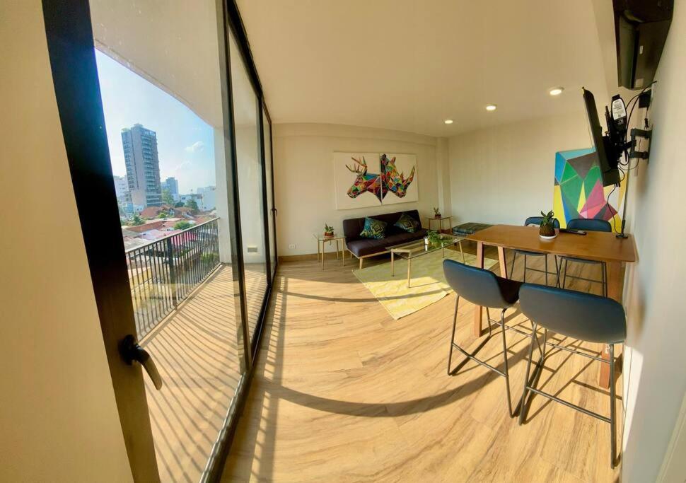 Cómodo Apartamento de 2 dormitorio en Santa Cruz incluye parqueo