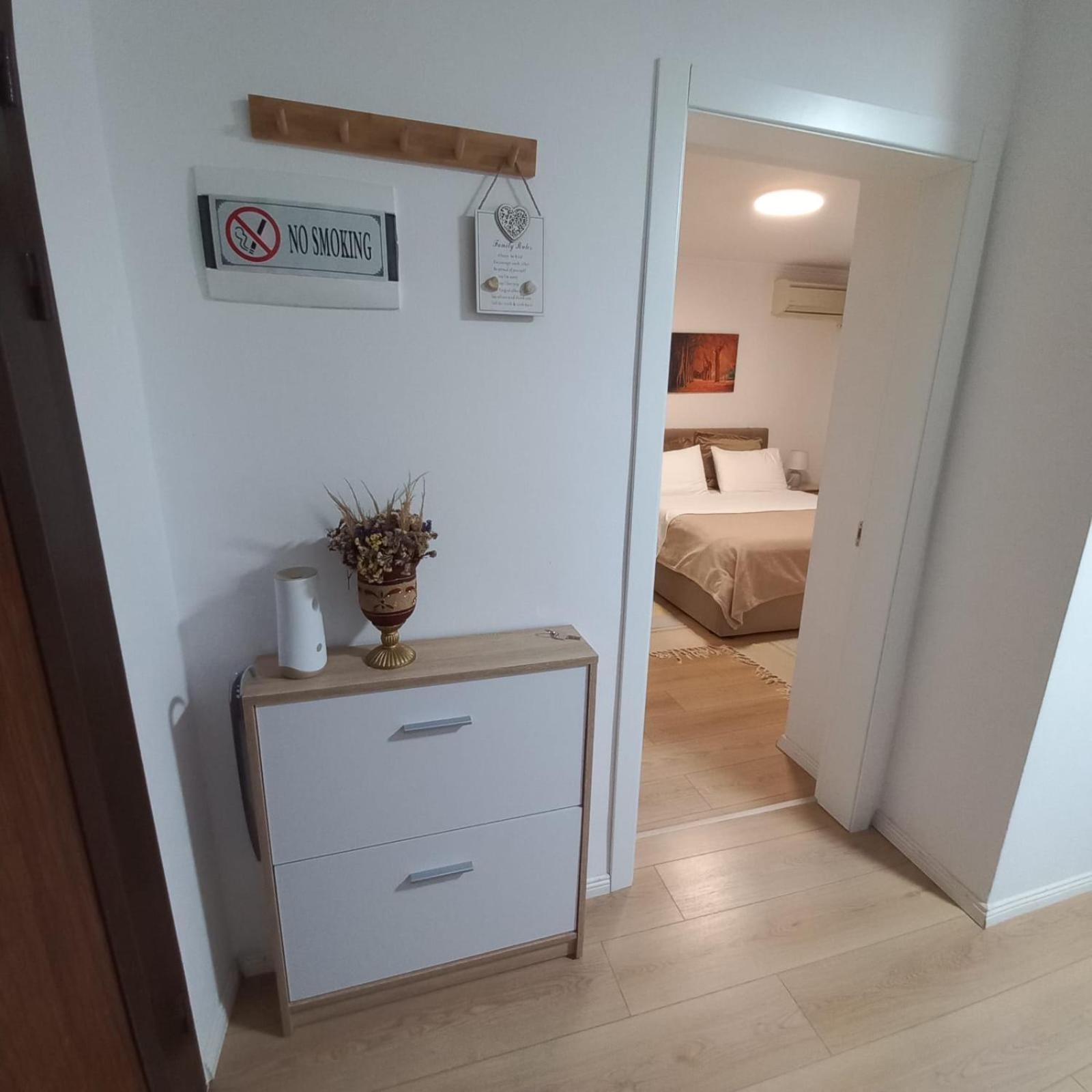 Regis Apartment