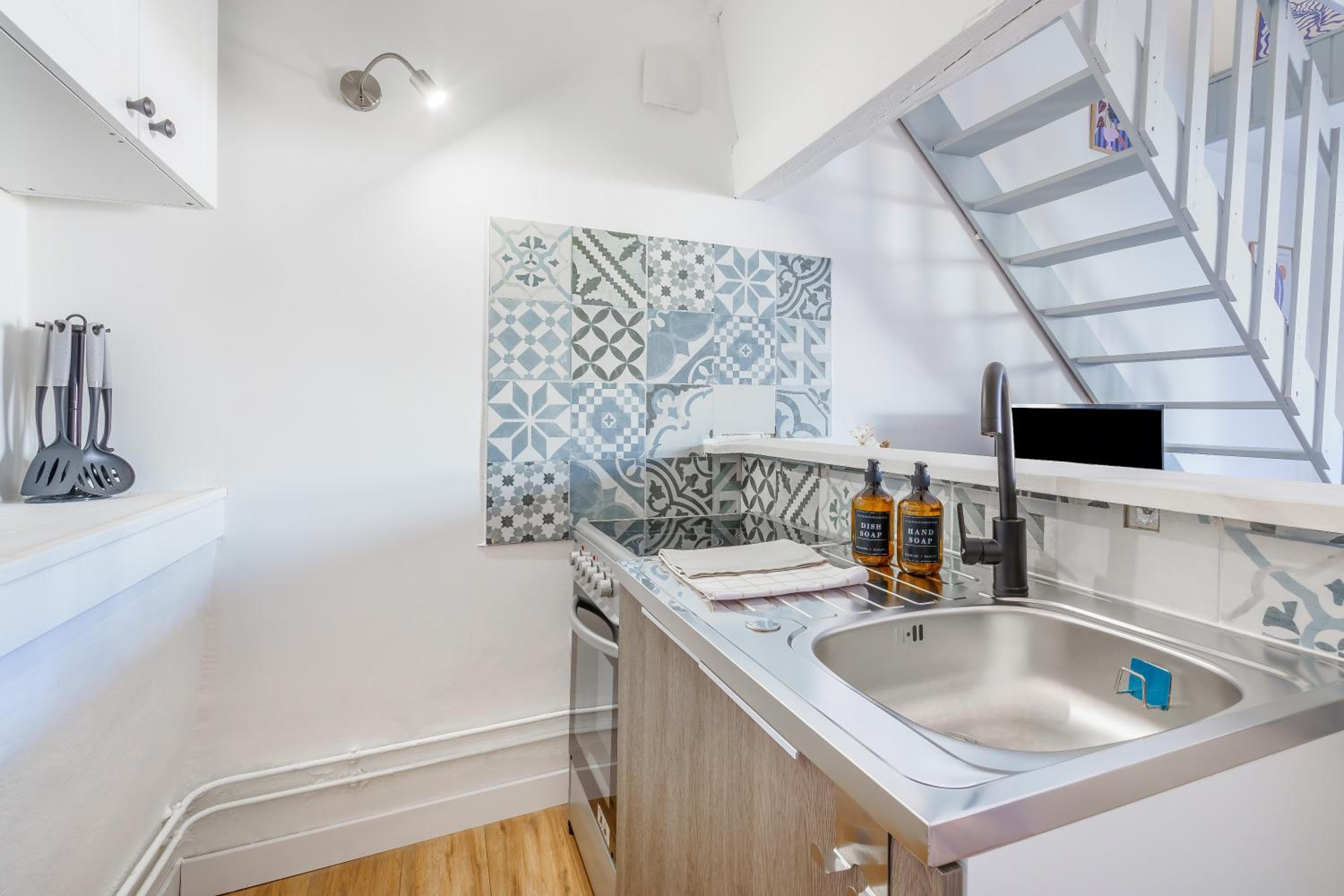 Maisonnette Bleu Horizon avec jardin - 2min Gare - Serenito Homes