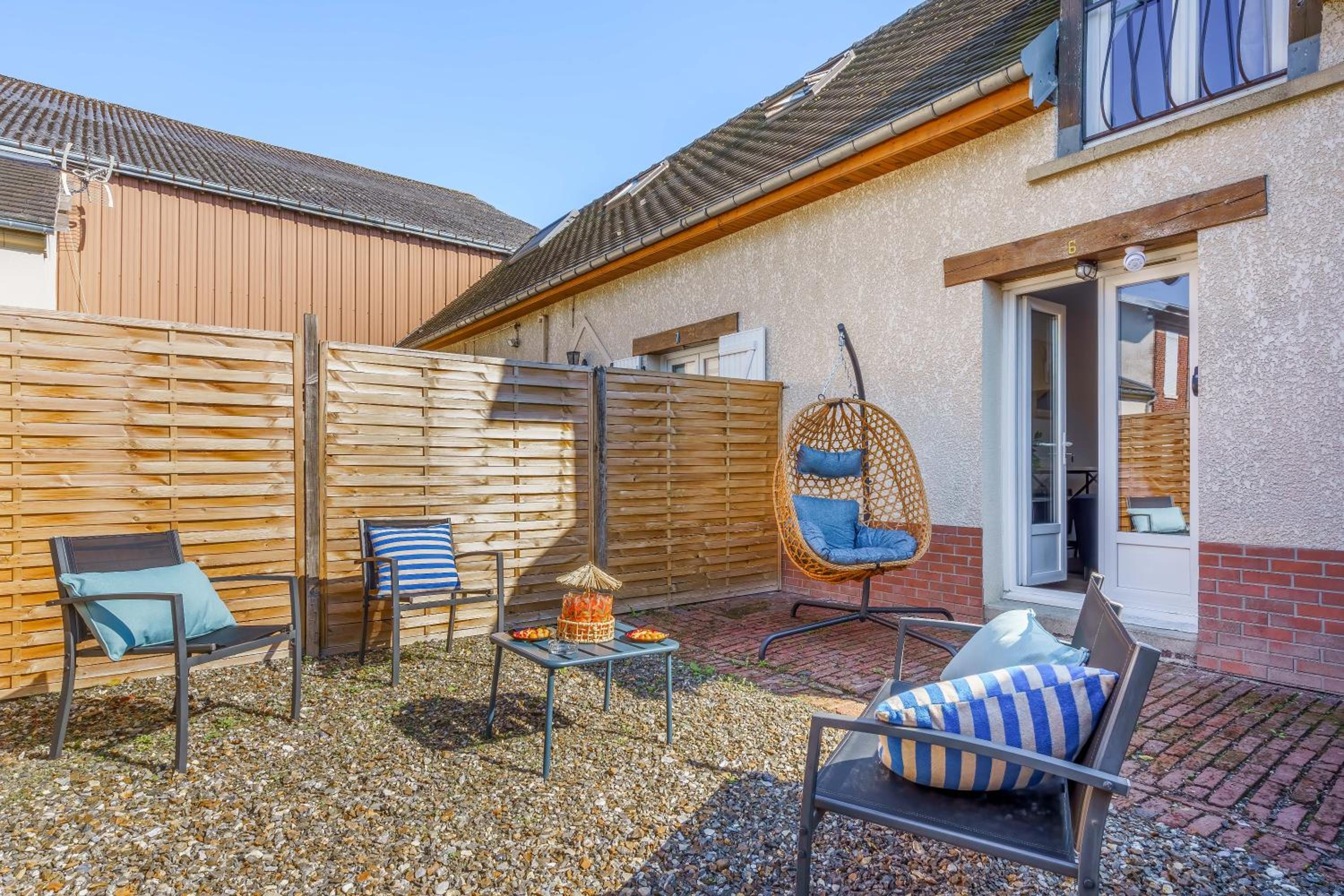 Maisonnette Bleu Horizon avec jardin - 2min Gare - Serenito Homes