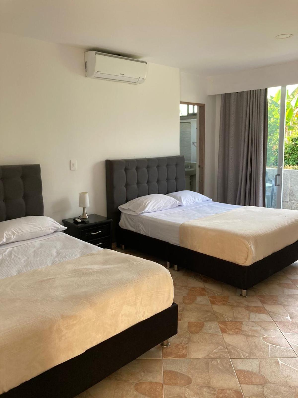 Thiago Hotel campestre