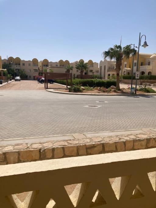 Lovely flat with balcony and shared pool