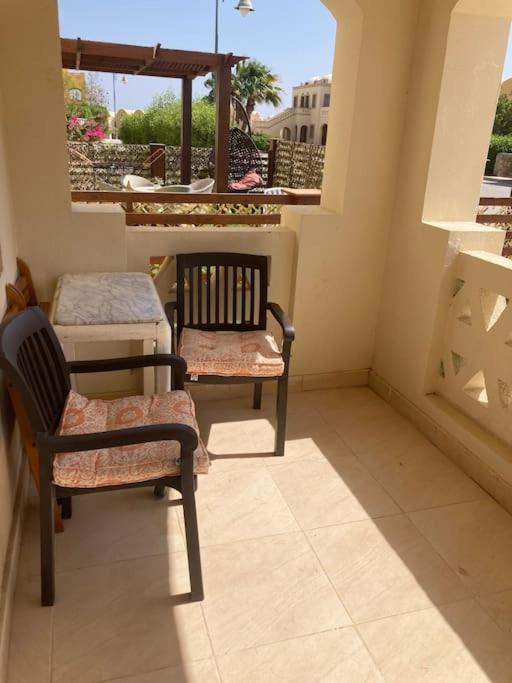 Lovely flat with balcony and shared pool