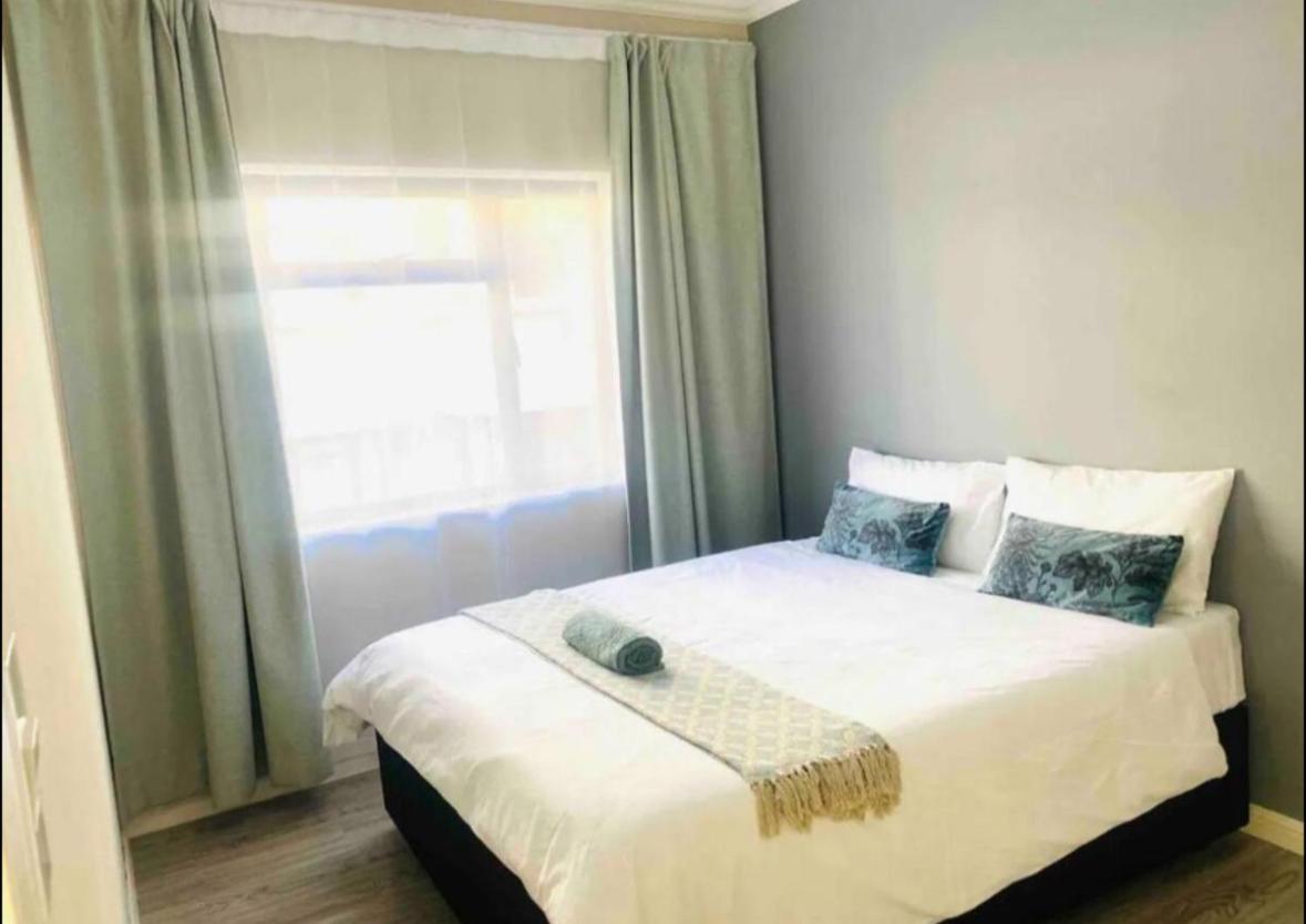 2 bedroom Fourways Sandton
