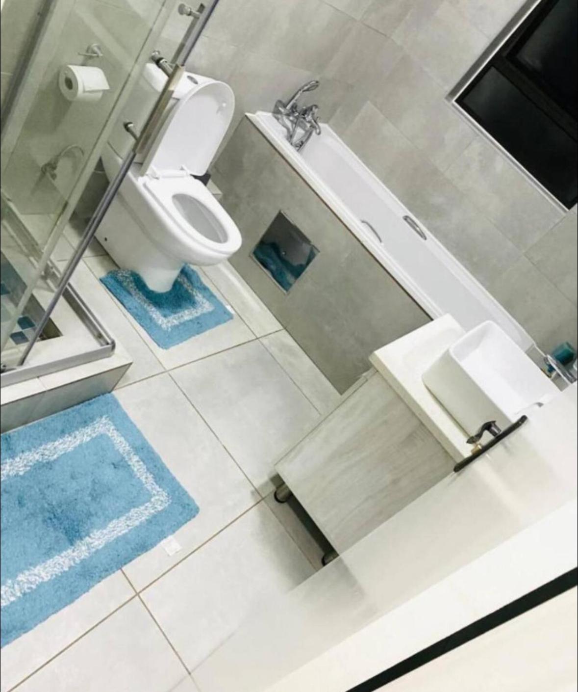 2 bedroom Fourways Sandton