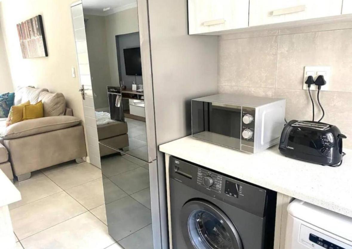 2 bedroom Fourways Sandton