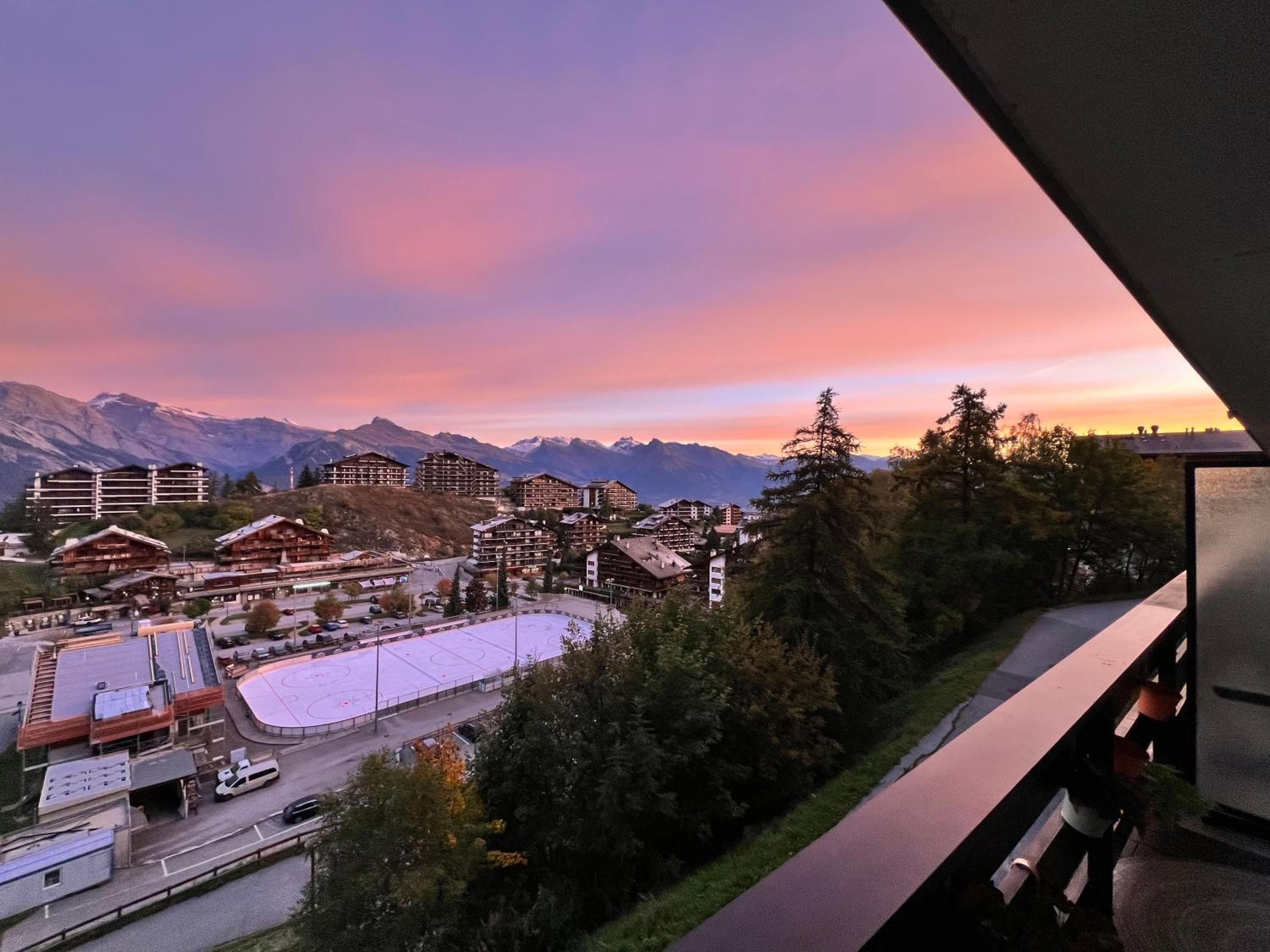 Vincenzo appart, Studio Confortable à Nendaz, accès Direct au Télécabine de Tracouet et Parking Souterrain Inclus