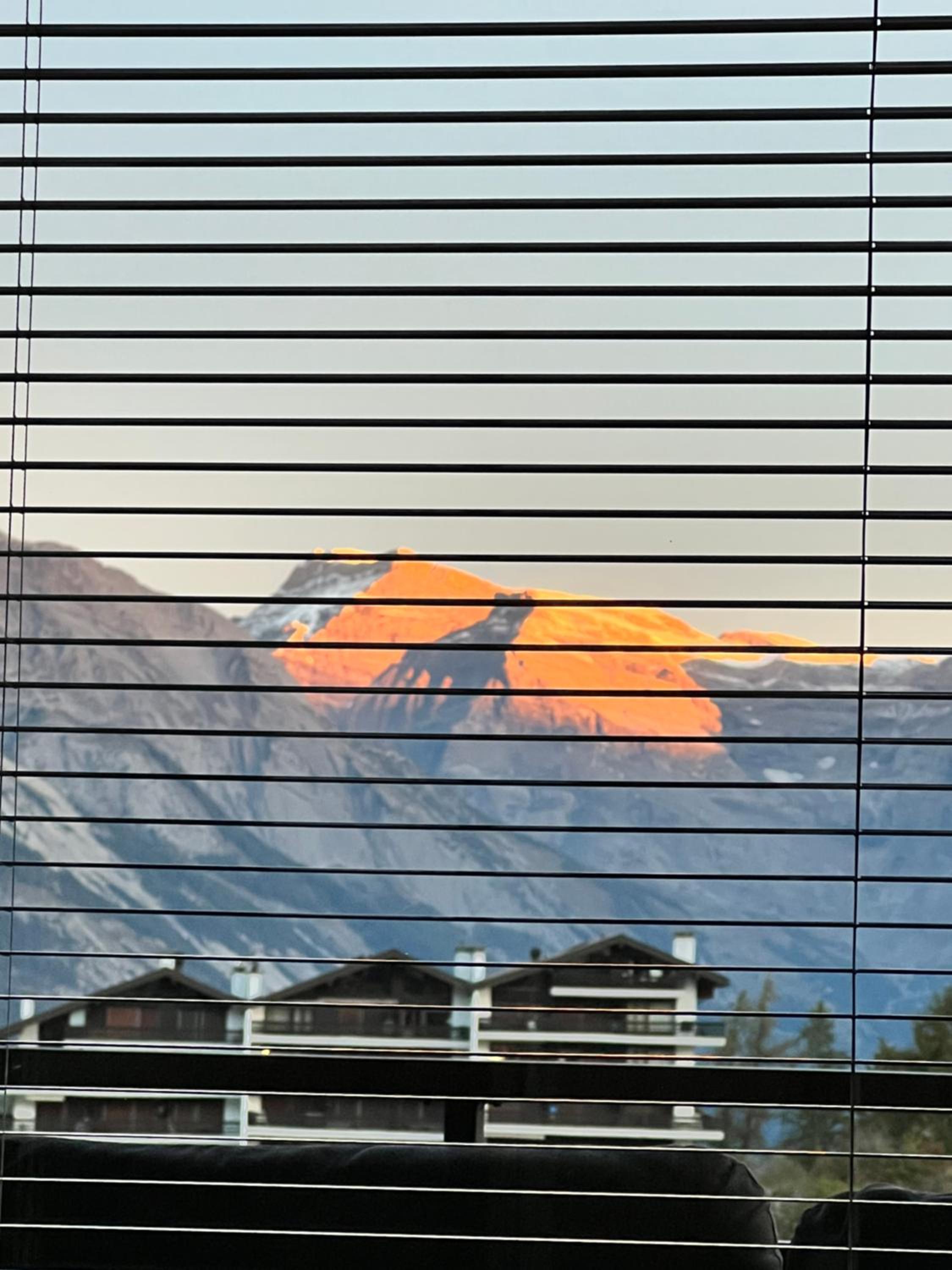 Vincenzo appart, Studio Confortable à Nendaz, accès Direct au Télécabine de Tracouet et Parking Souterrain Inclus
