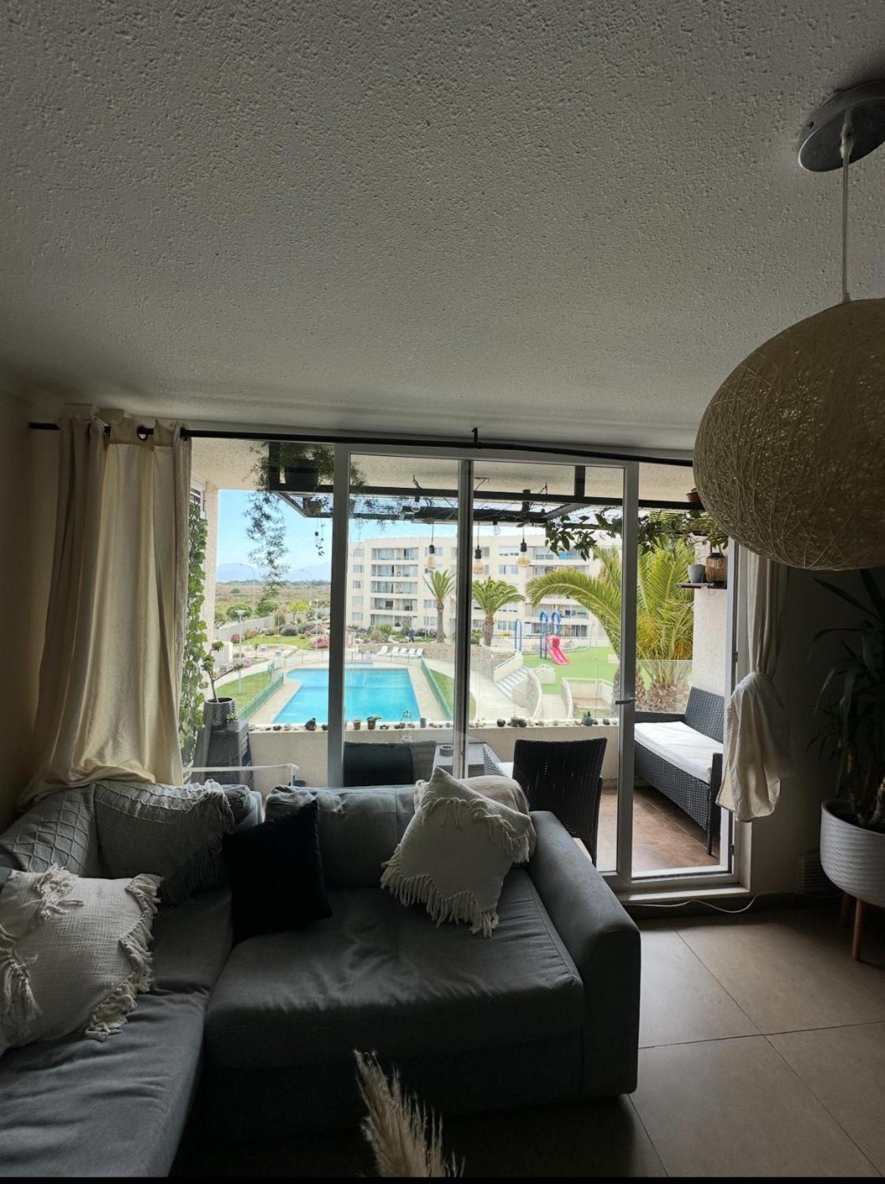 Jardin con vista al oceano