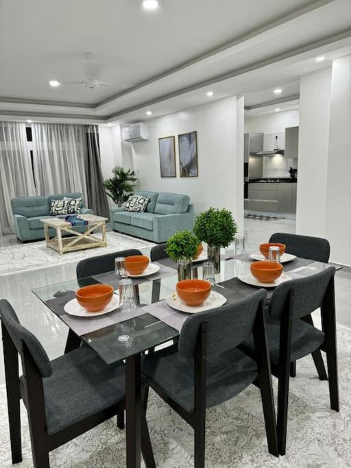 Azure 4bdrm beachfront at jumeirah palm resort nyali view 5