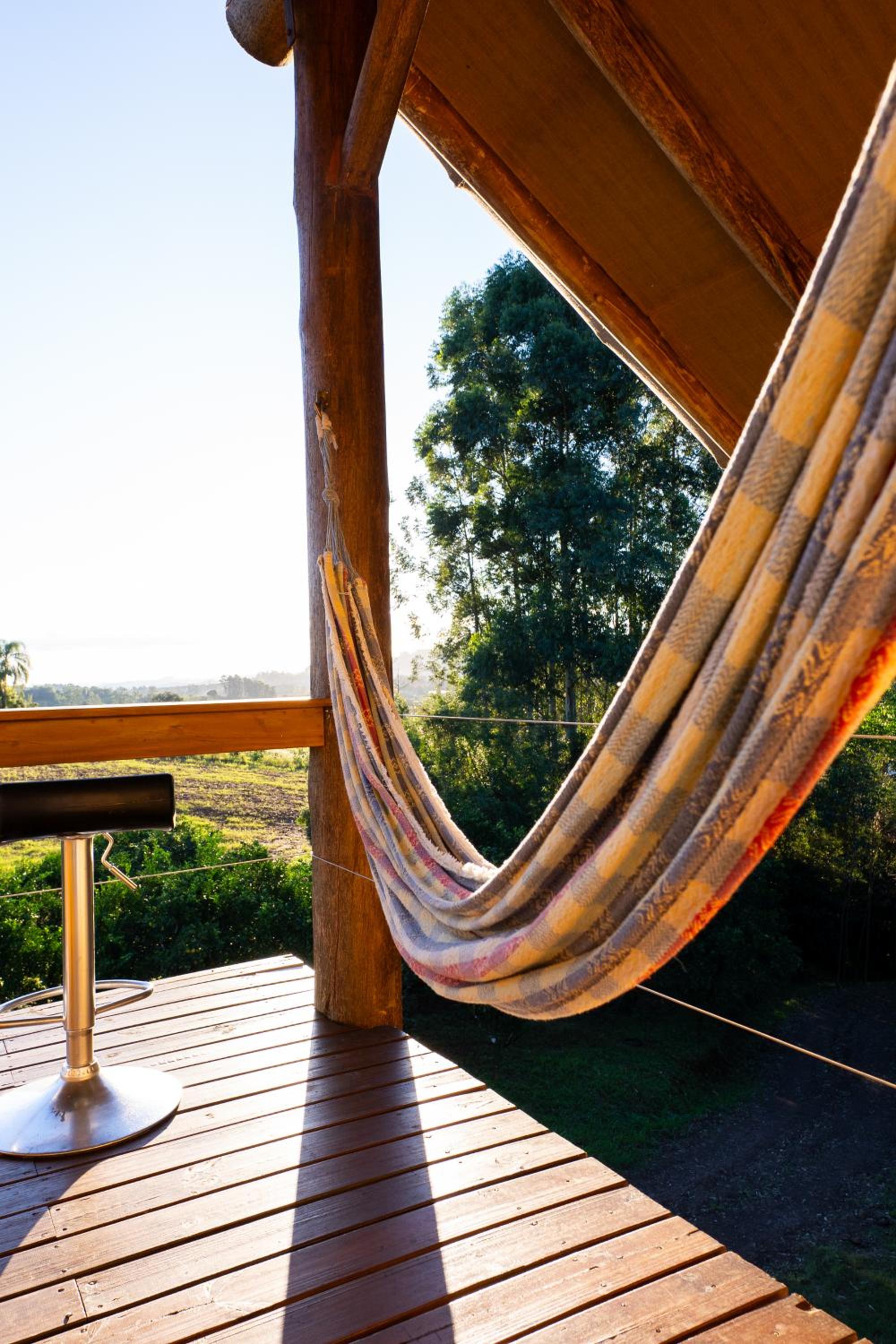 Chalé romântico com jacuzzi e vista do pôr-do-sol
