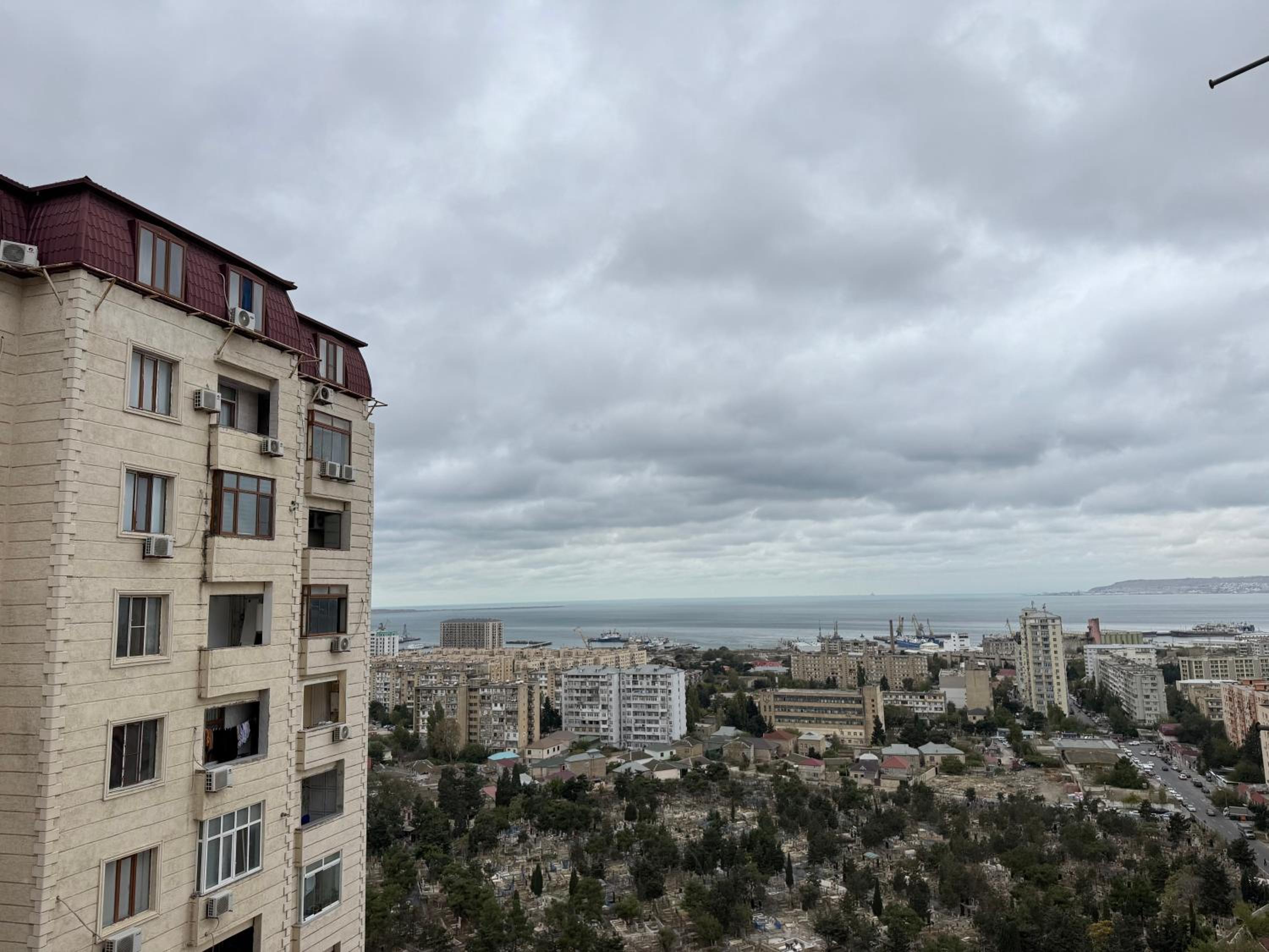 Spacious Apartment near metro station
