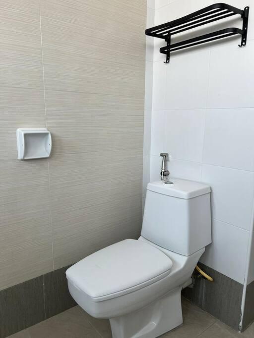 Karpal Singh Drive Seaside Georgetown 4BR-15pax by 3C photo 2