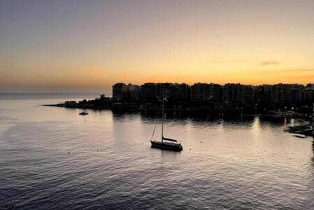 Stunning beachfront apartment in St Julians