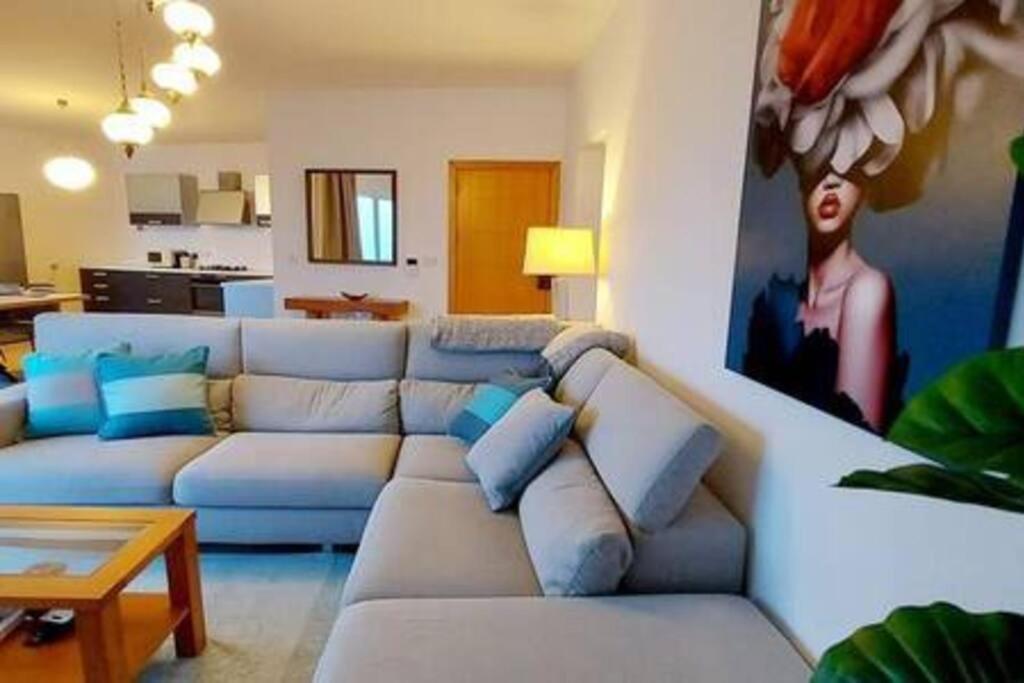 Stunning beachfront apartment in St Julians