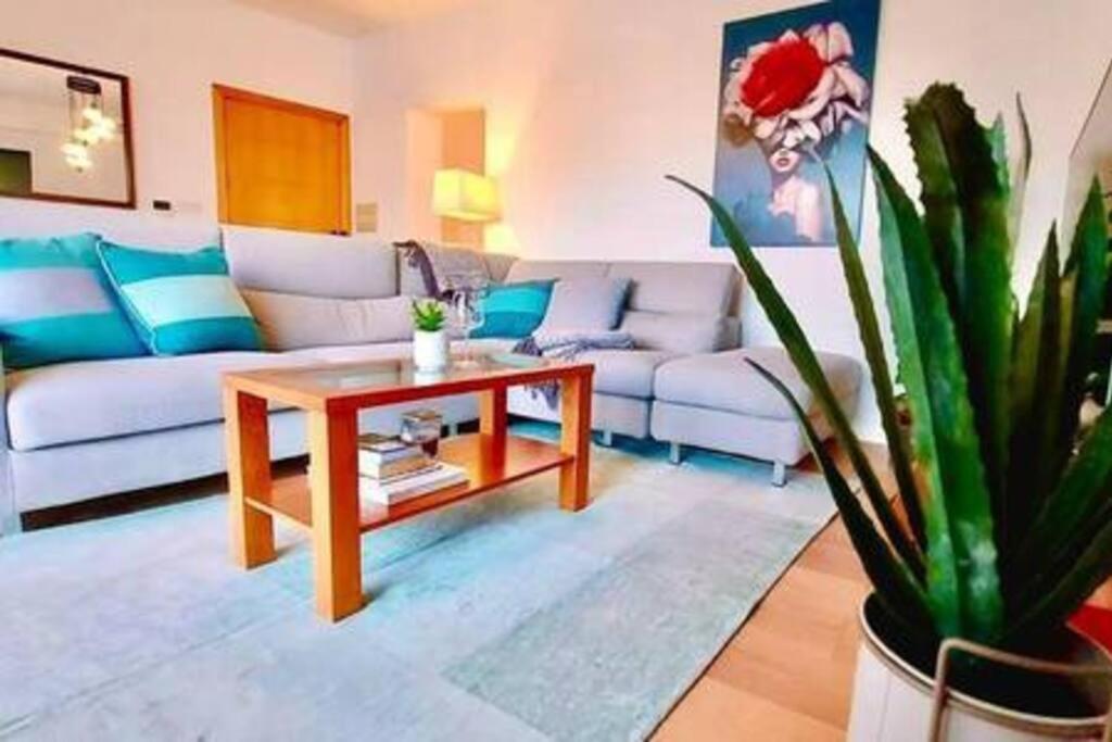 Stunning beachfront apartment in St Julians