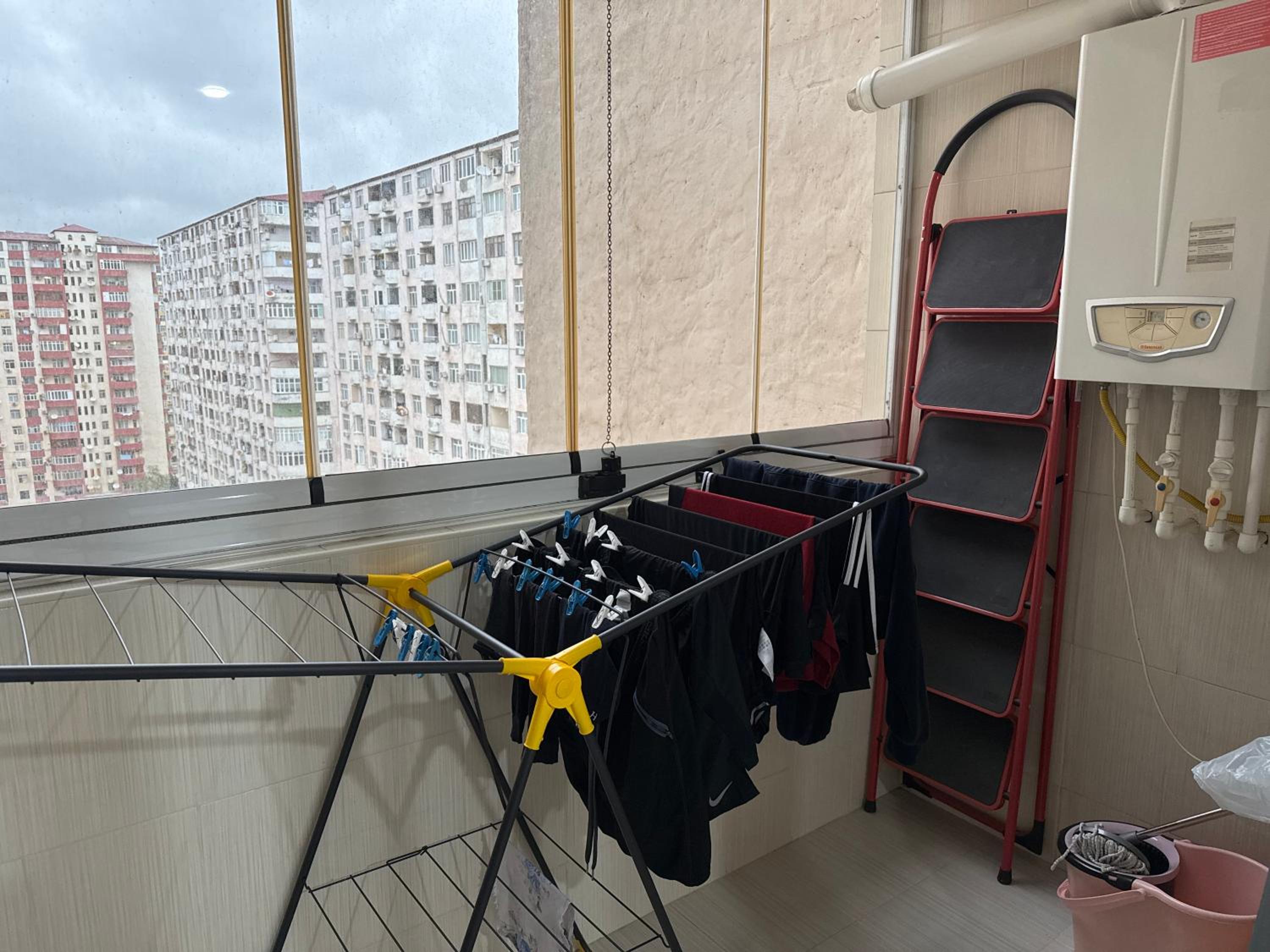 Spacious Apartment near metro station