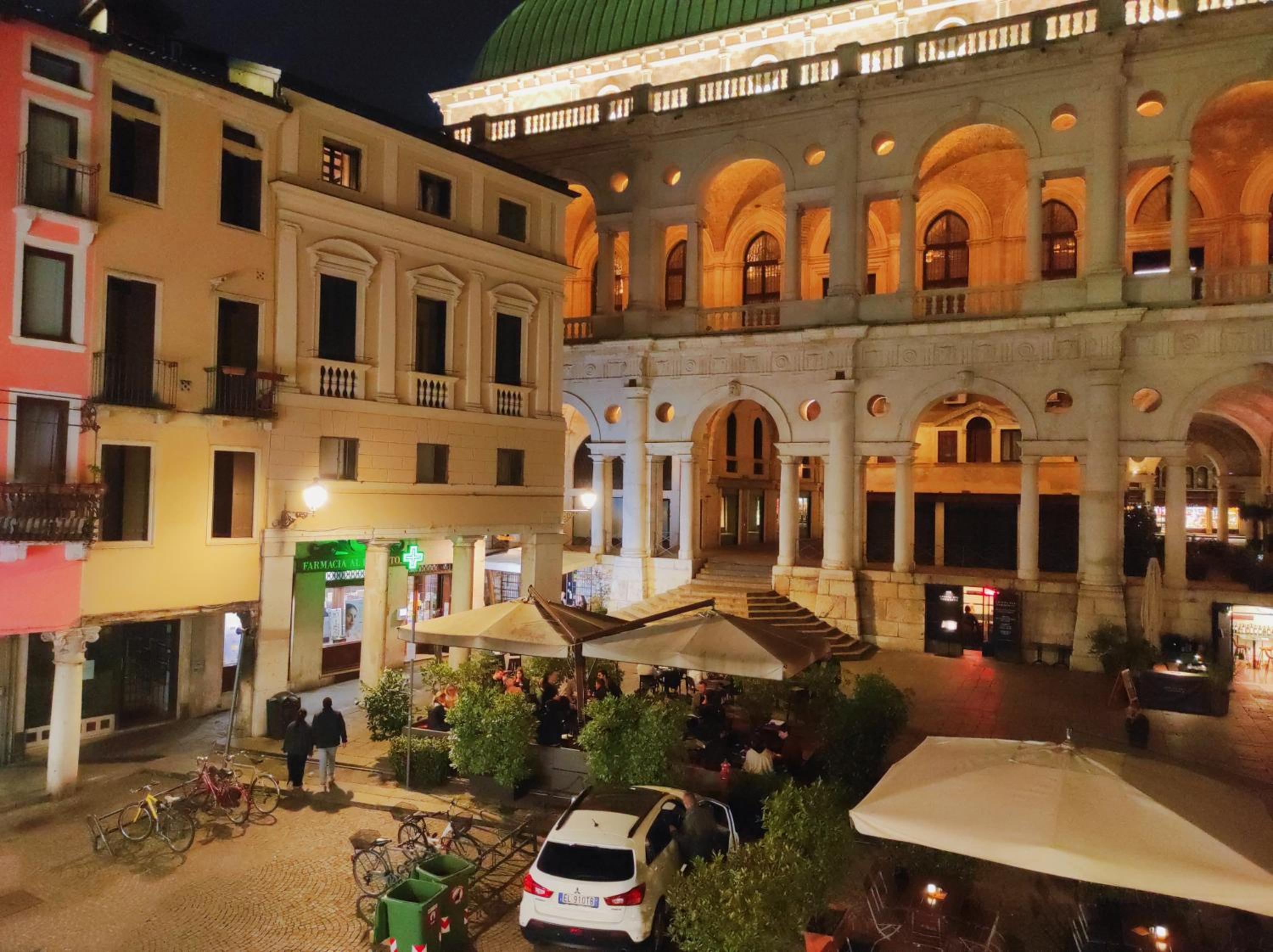 CASA MARGHERITA Basilica view & Terrace