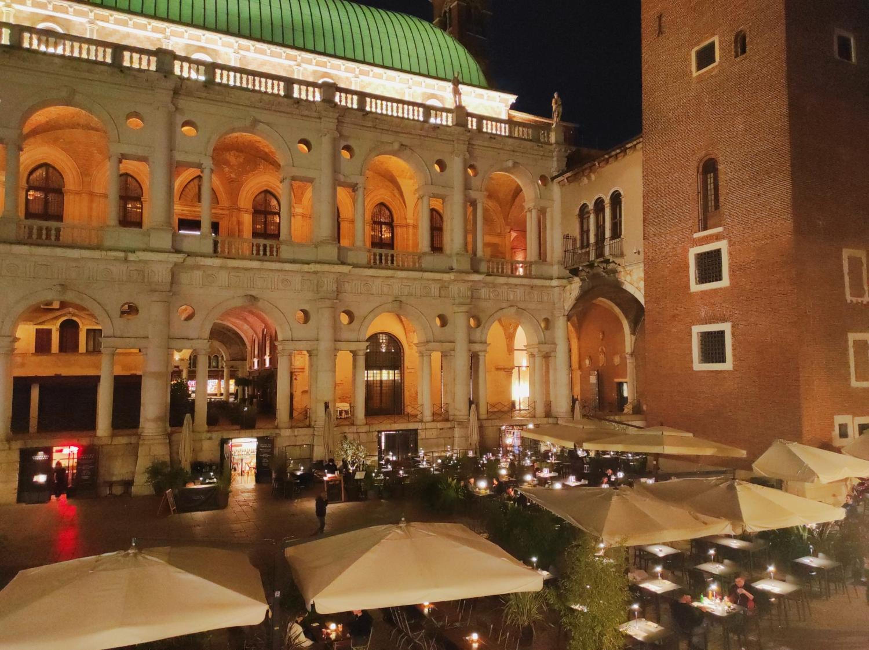 CASA MARGHERITA Basilica view & Terrace