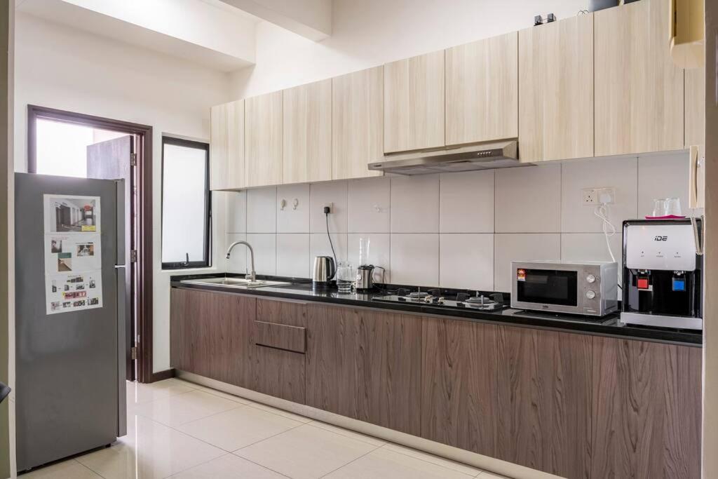 Molek Regency City View 6Pax Netflix