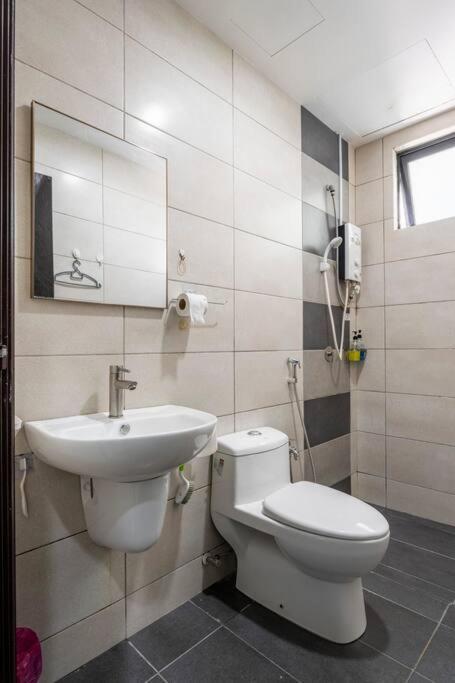 Molek Regency City View 6Pax Netflix