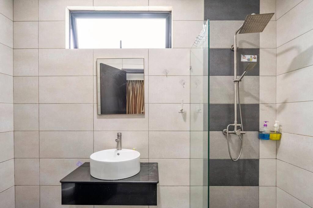 Molek Regency City View 6Pax Netflix
