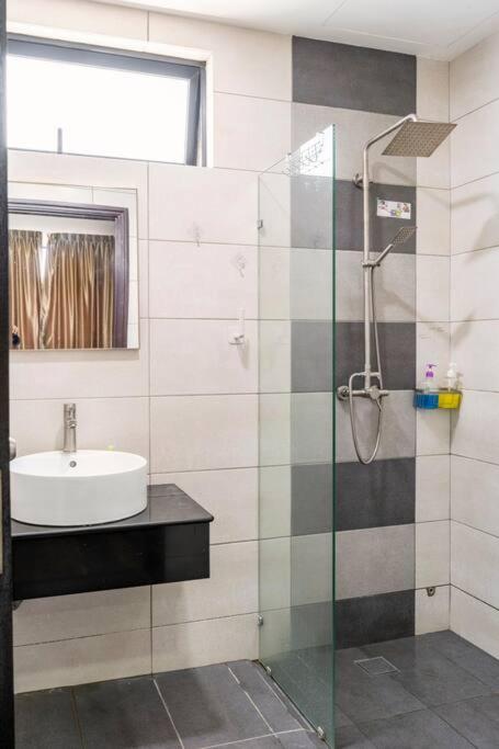 Molek Regency City View 6Pax Netflix