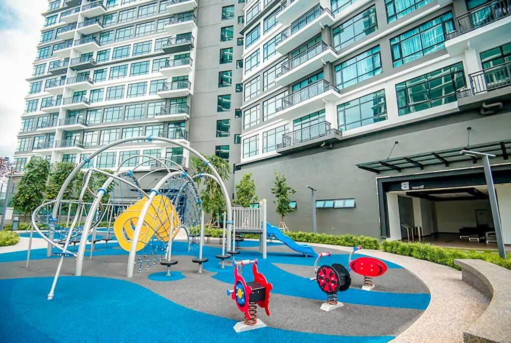 Molek Regency City View 6Pax Netflix