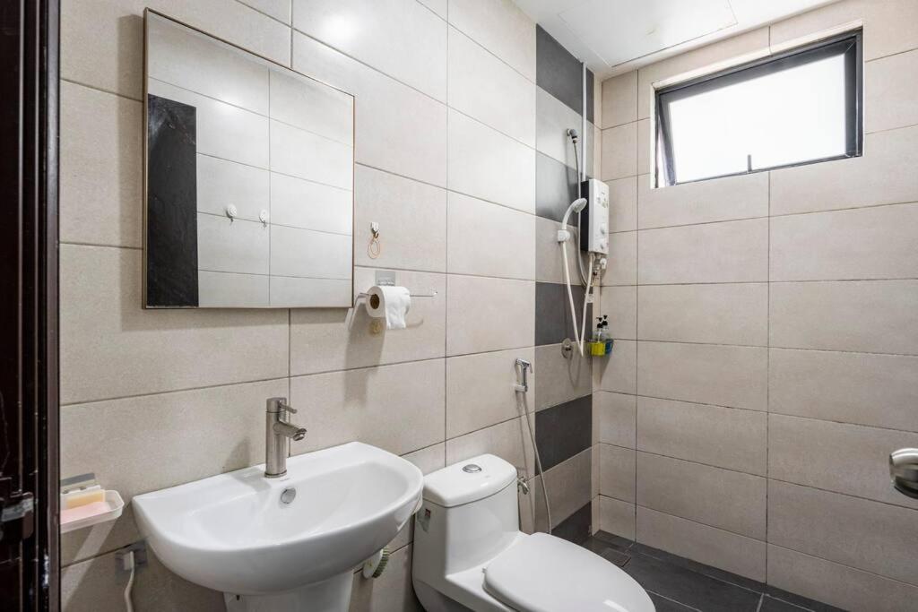 Molek Regency City View 6Pax Netflix