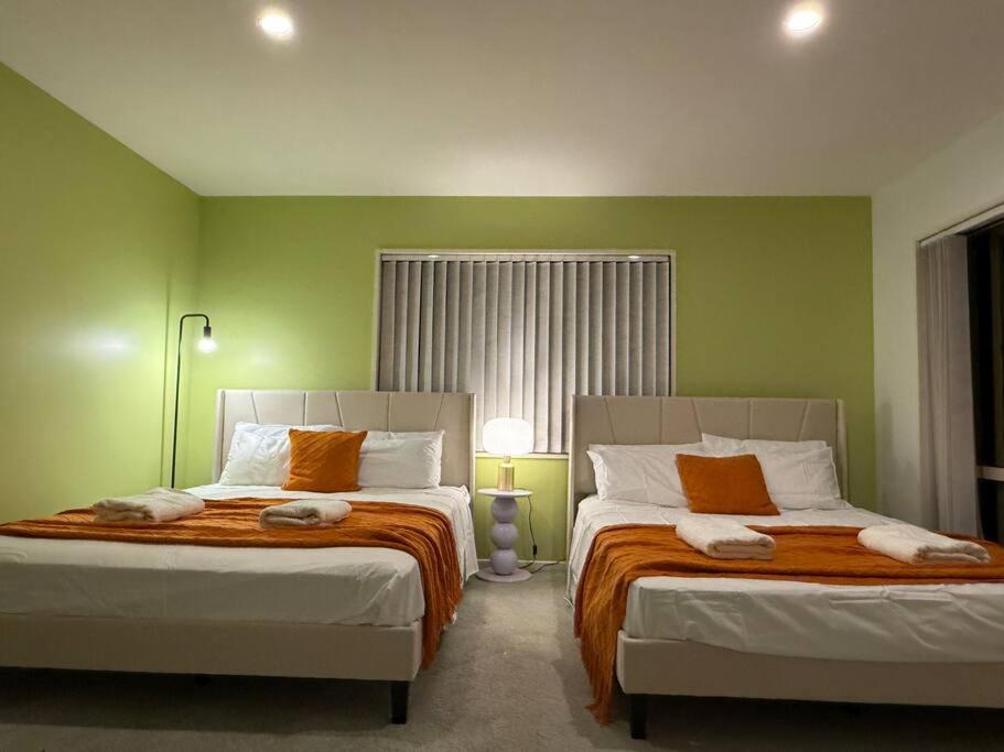 Large warm 4BRM family recharge in Halswell - Netflix, Massage chair