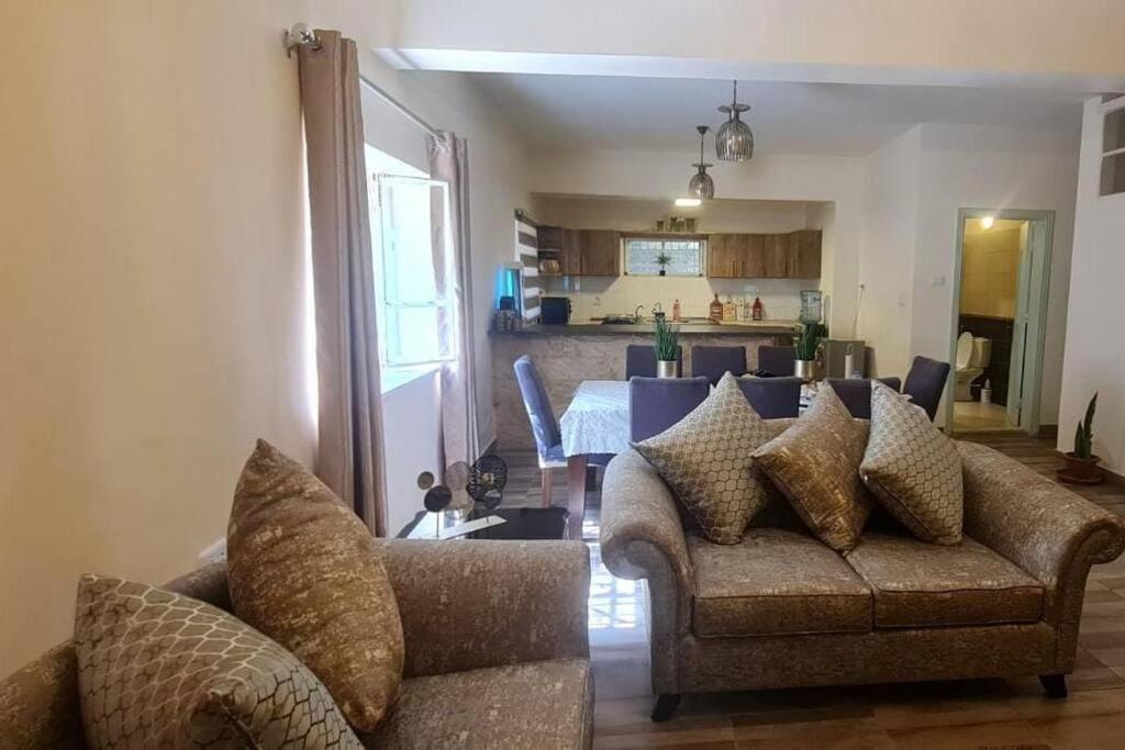 Peppermint AL Weibdeh 1-Bed Cozy Apartment view 4