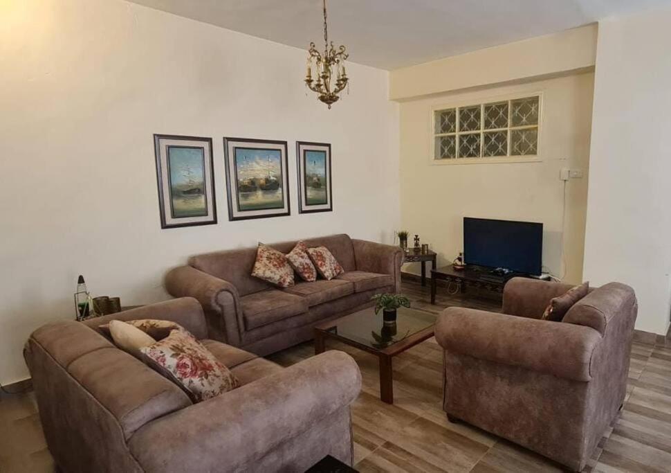 Peppermint AL Weibdeh 1-Bed Cozy Apartment view 5