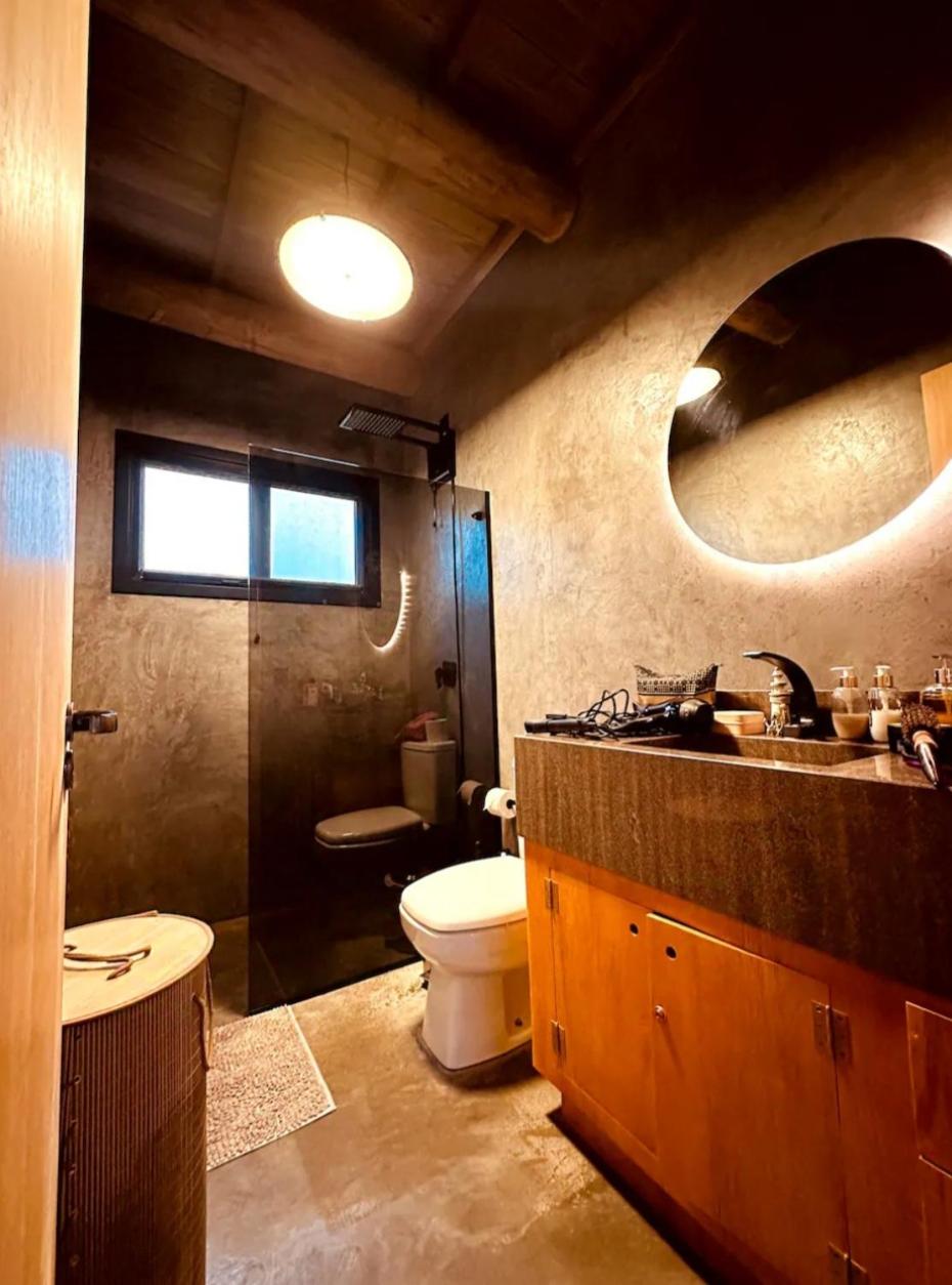 Chalé romântico com jacuzzi e vista do pôr-do-sol