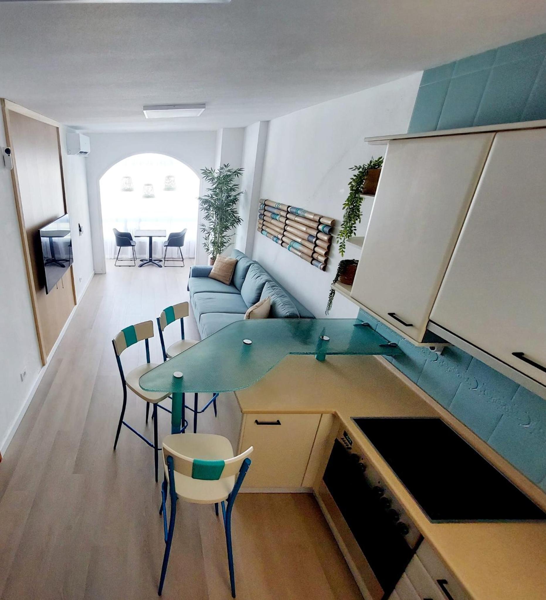 Apartamento céntrico con playa y piscina