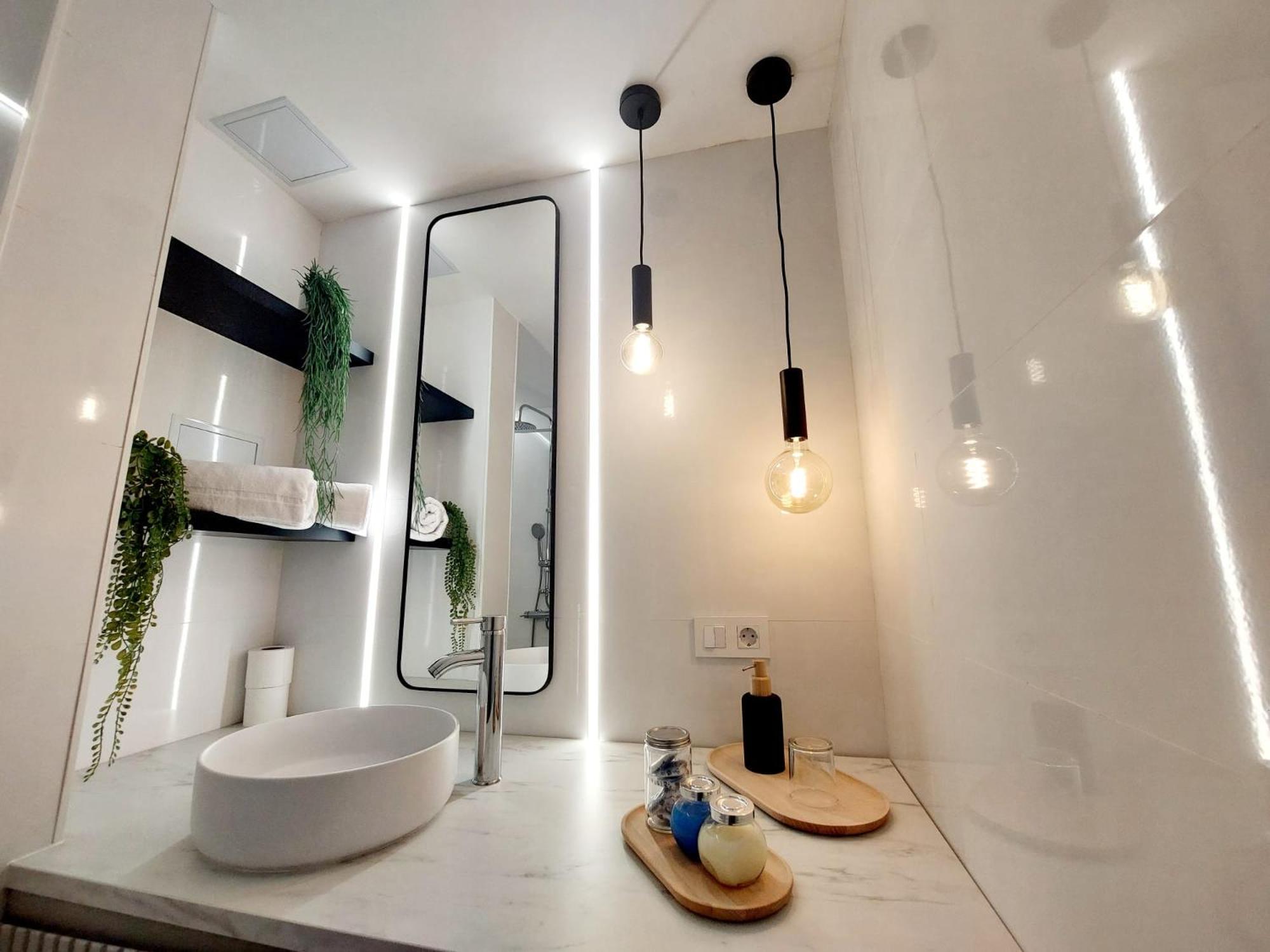 Apartamento céntrico con playa y piscina