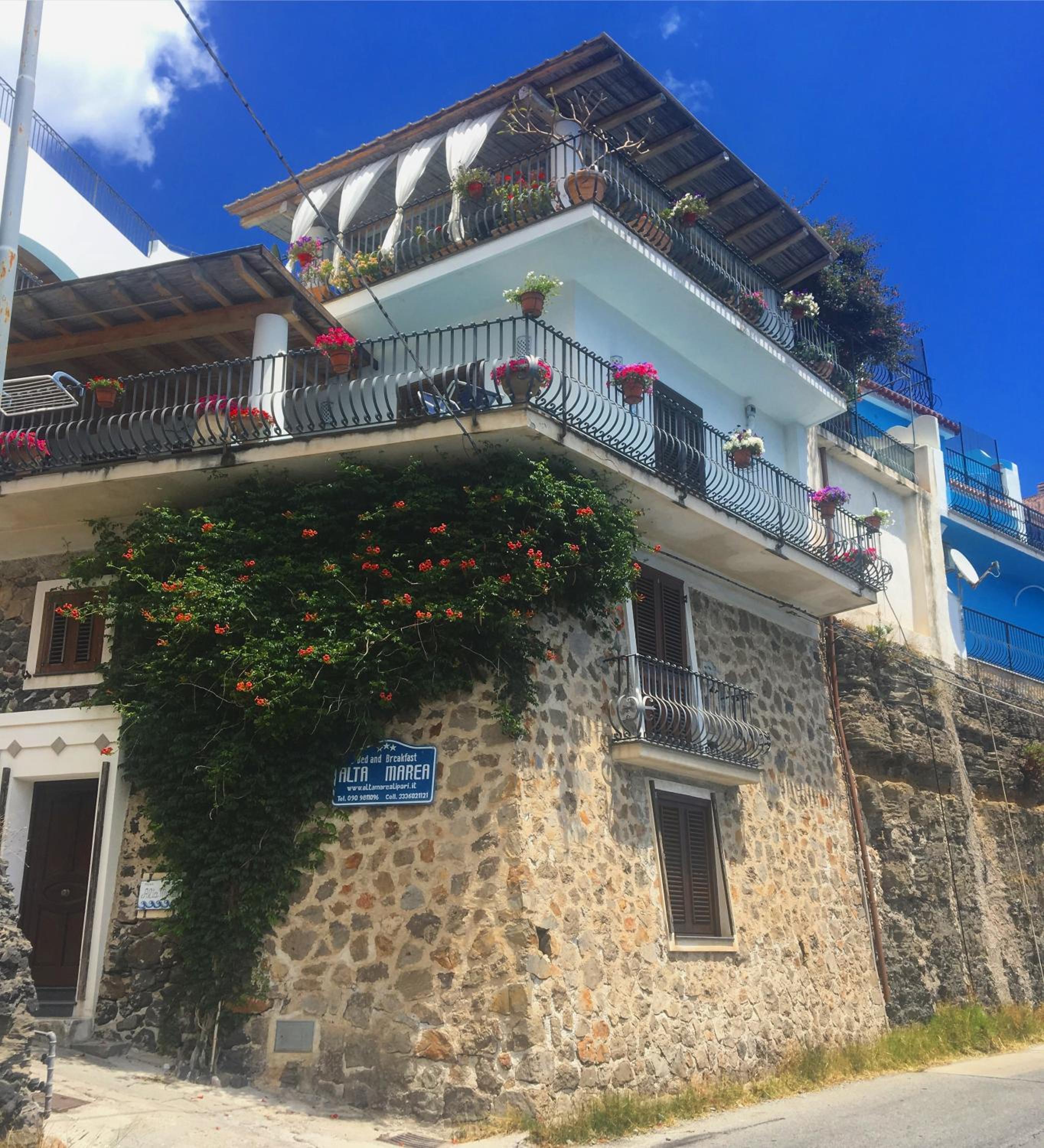 Hotel B&B Alta Marea Lipari - Image 1