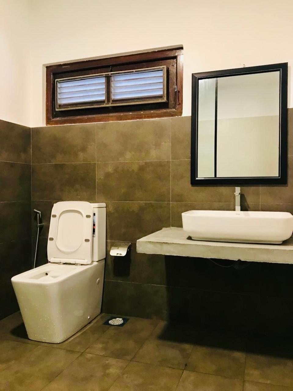 Spacious 3-Bedroom Apartment Near Colombo Indoor Stadium