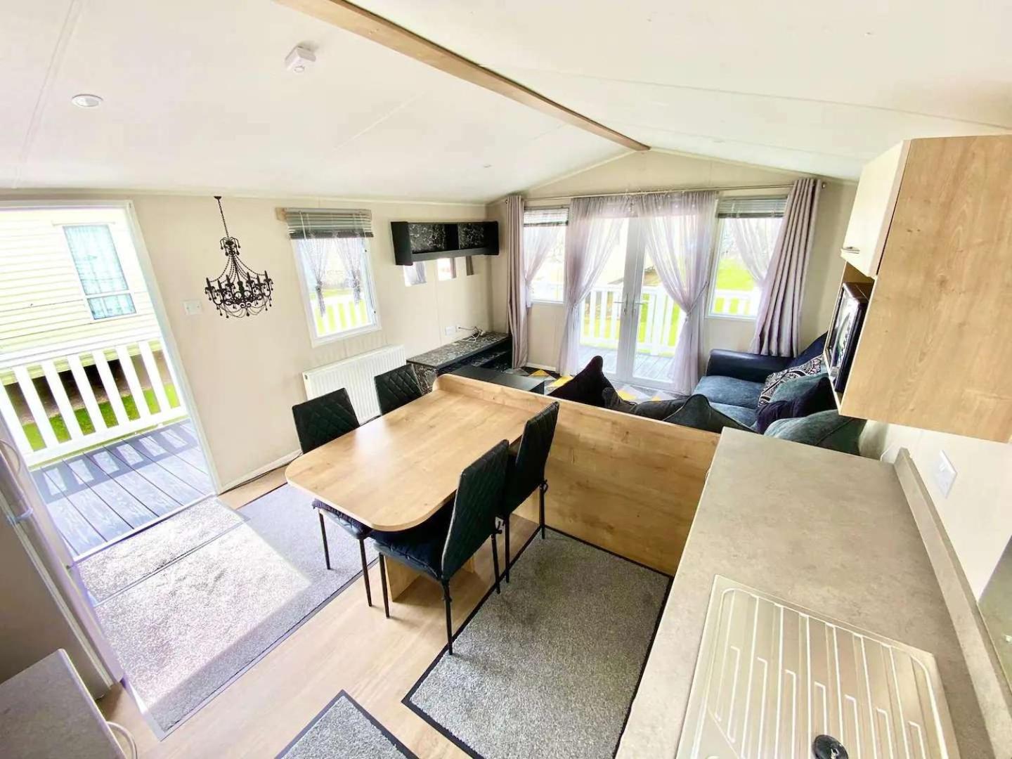 Luxury Chichester caravan Seaside Retreat