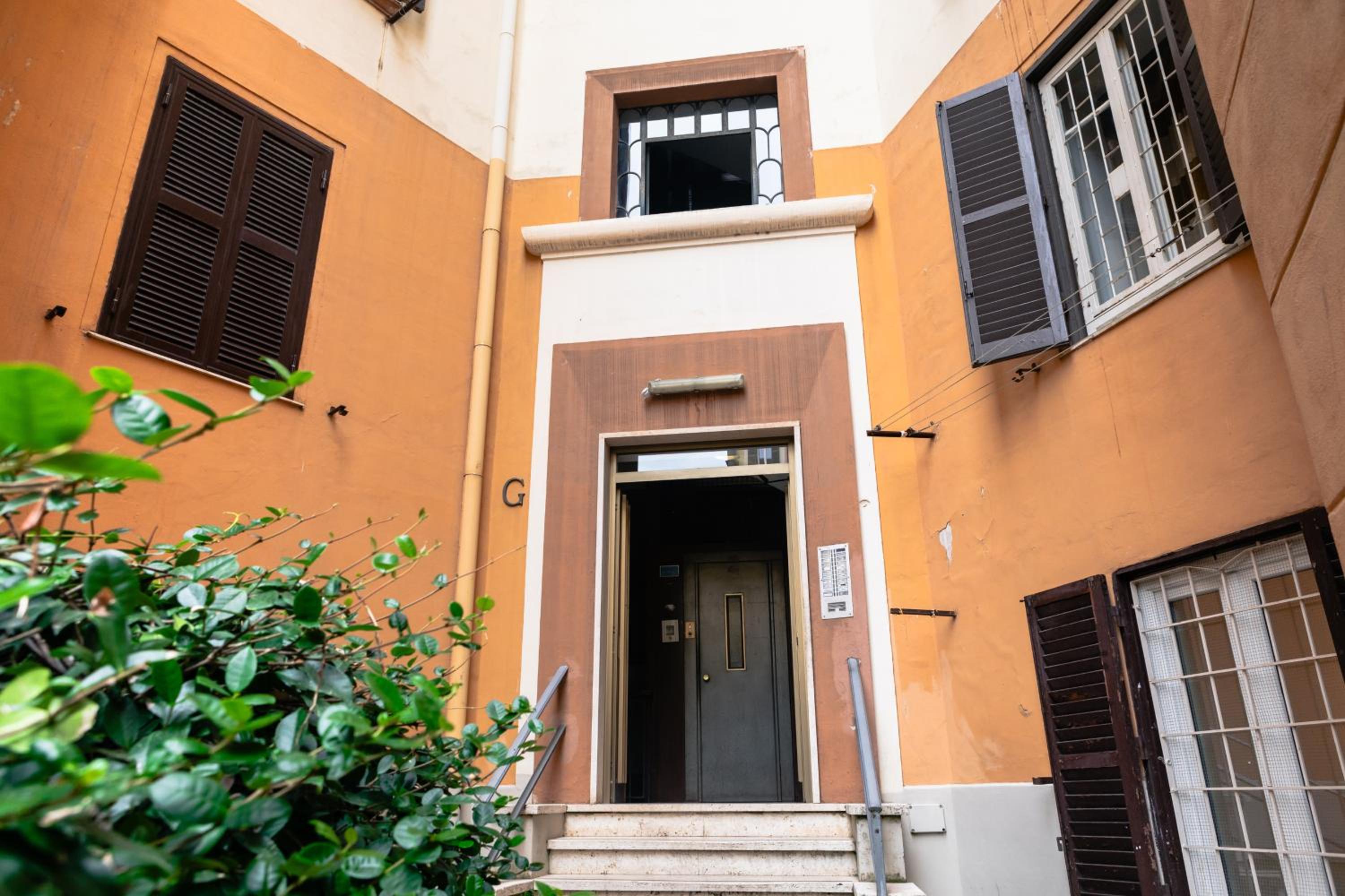 HOME Suitte in San Giovanni near Basilica - Roma -