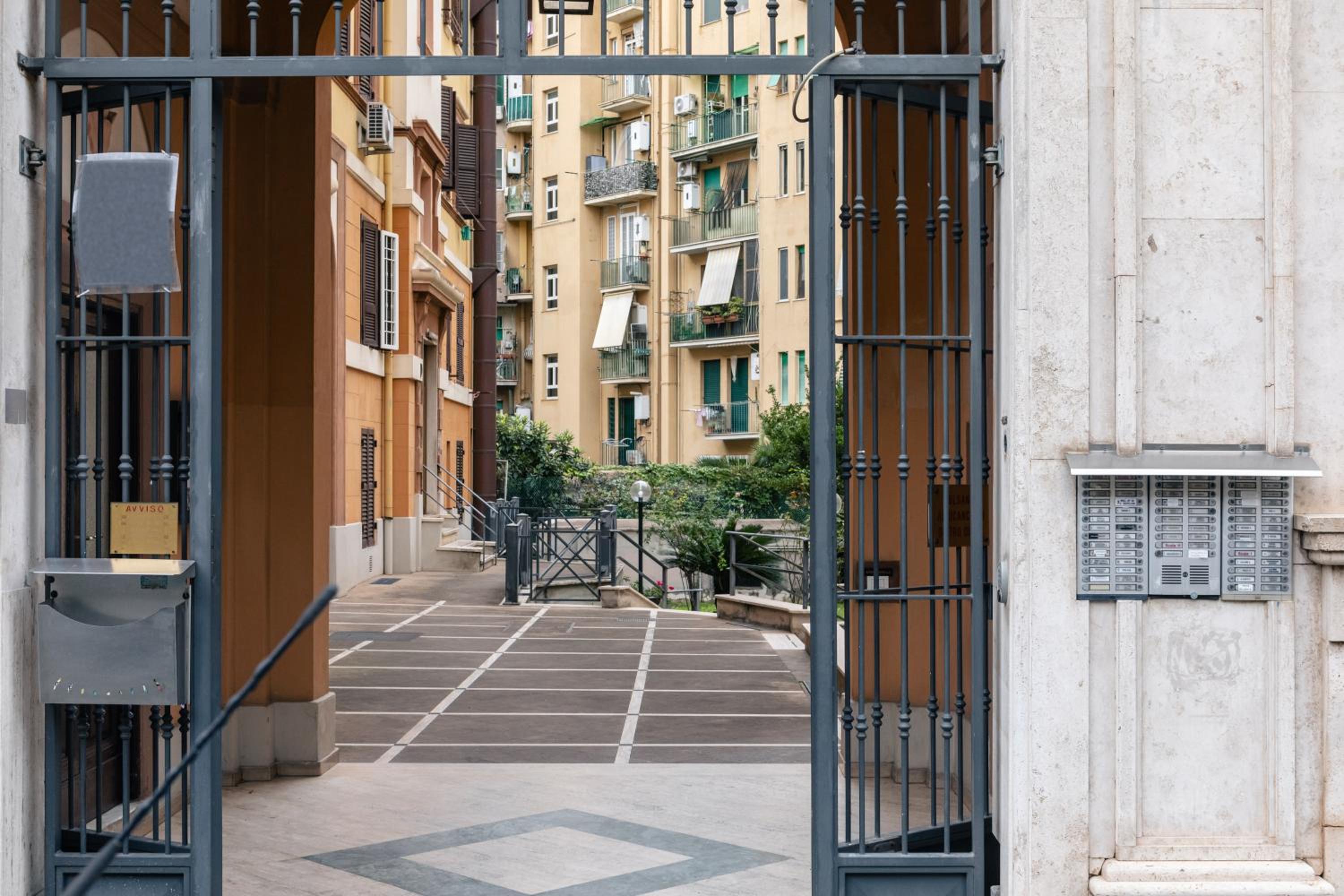 HOME Suitte in San Giovanni near Basilica - Roma -