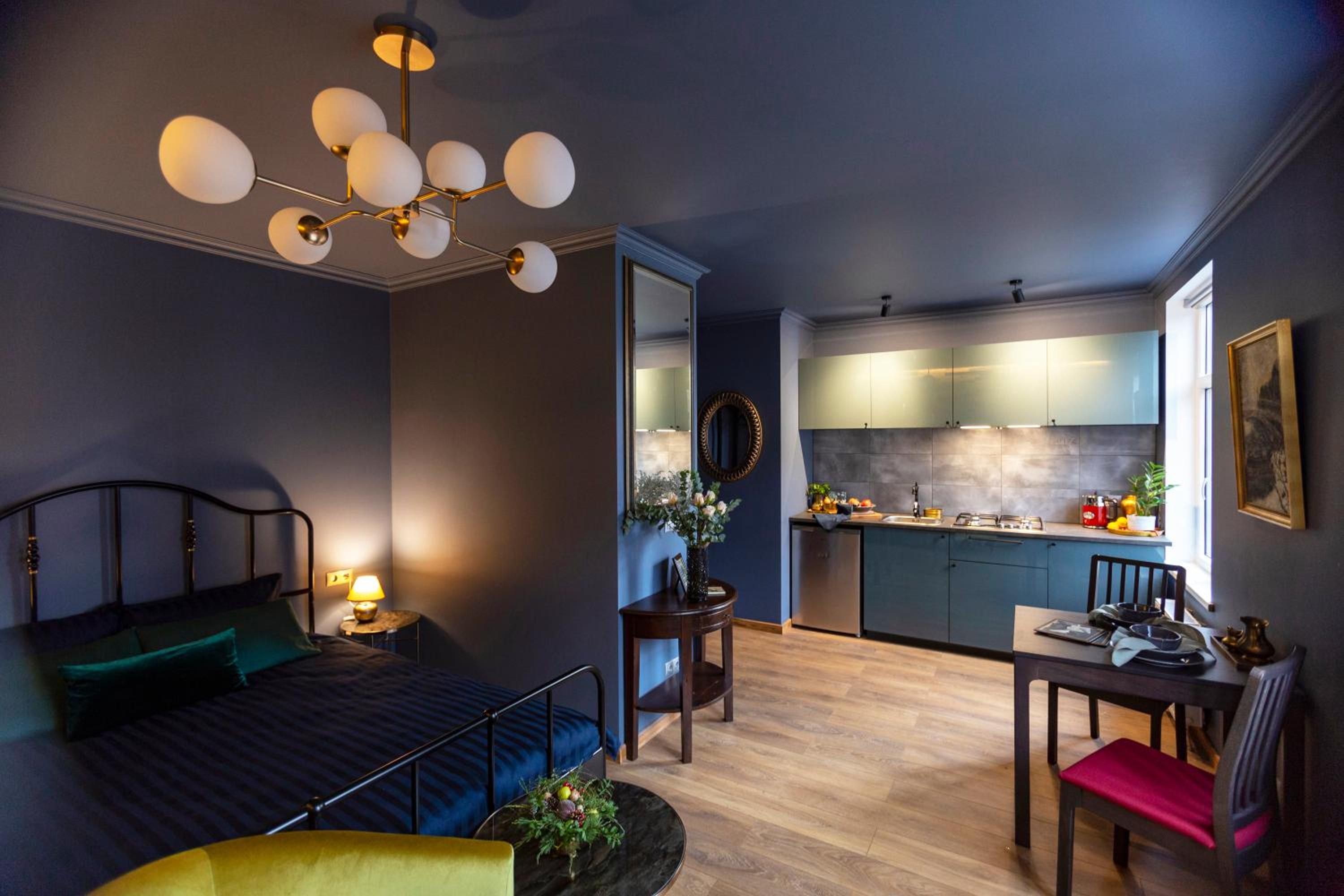 Vintage Apartments , Free parking , Self check-in view 2