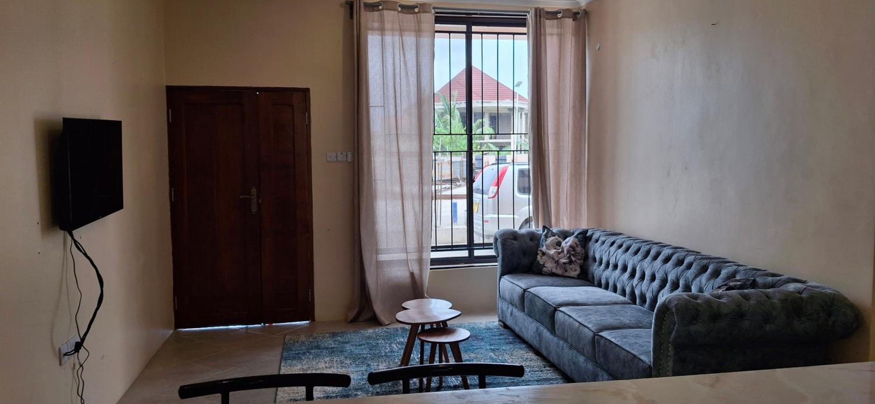 Stunning 2BR in Dar Beach, Dining, Transit Nearby apt 1 view 5
