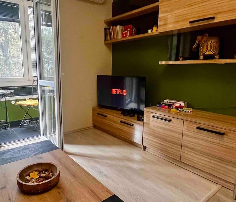 Cozy 2BR Oasis in Central Burgas
