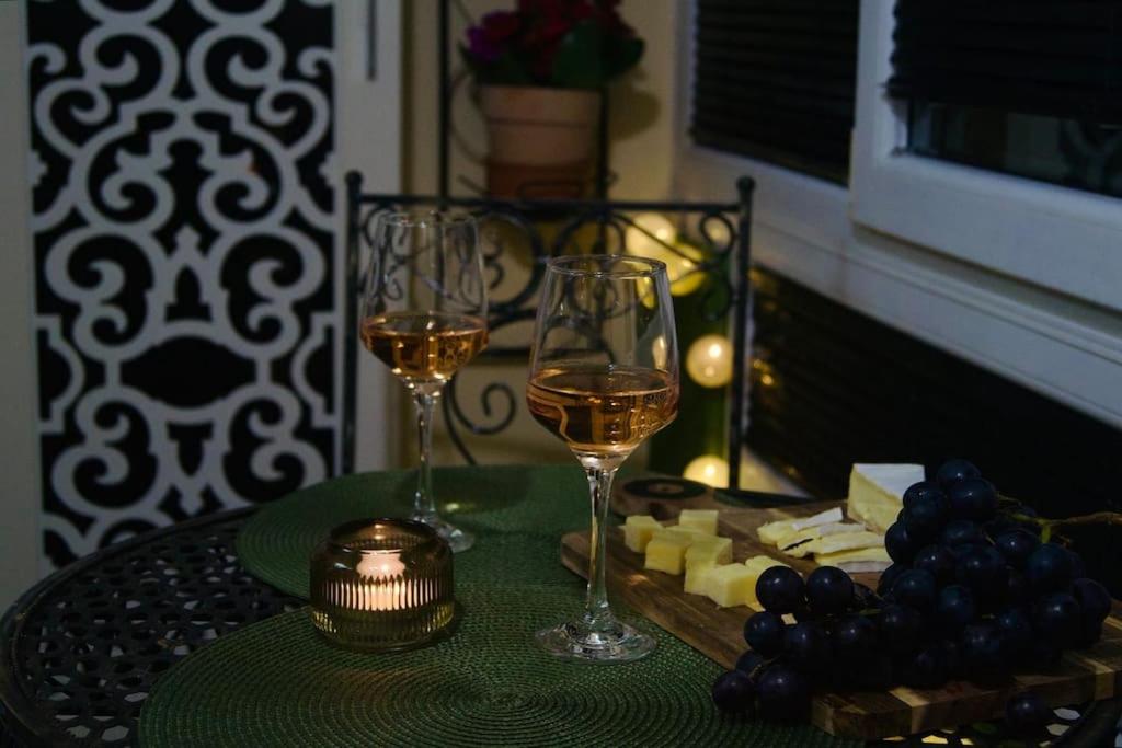 Cozy 2BR Oasis in Central Burgas